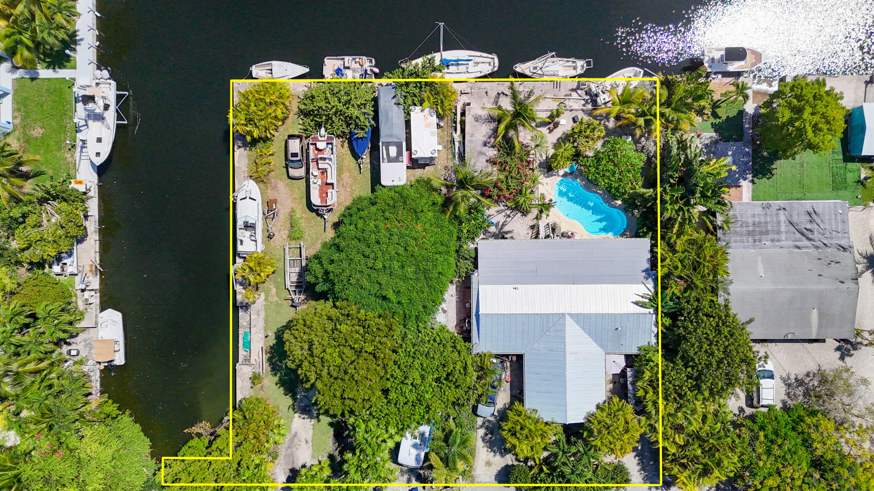 545 Ixora Drive Property Photo 1