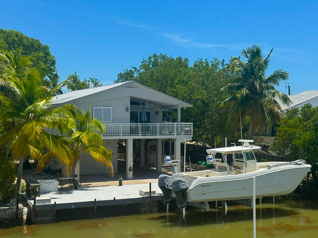 912 Lobster Lane Property Photo 4