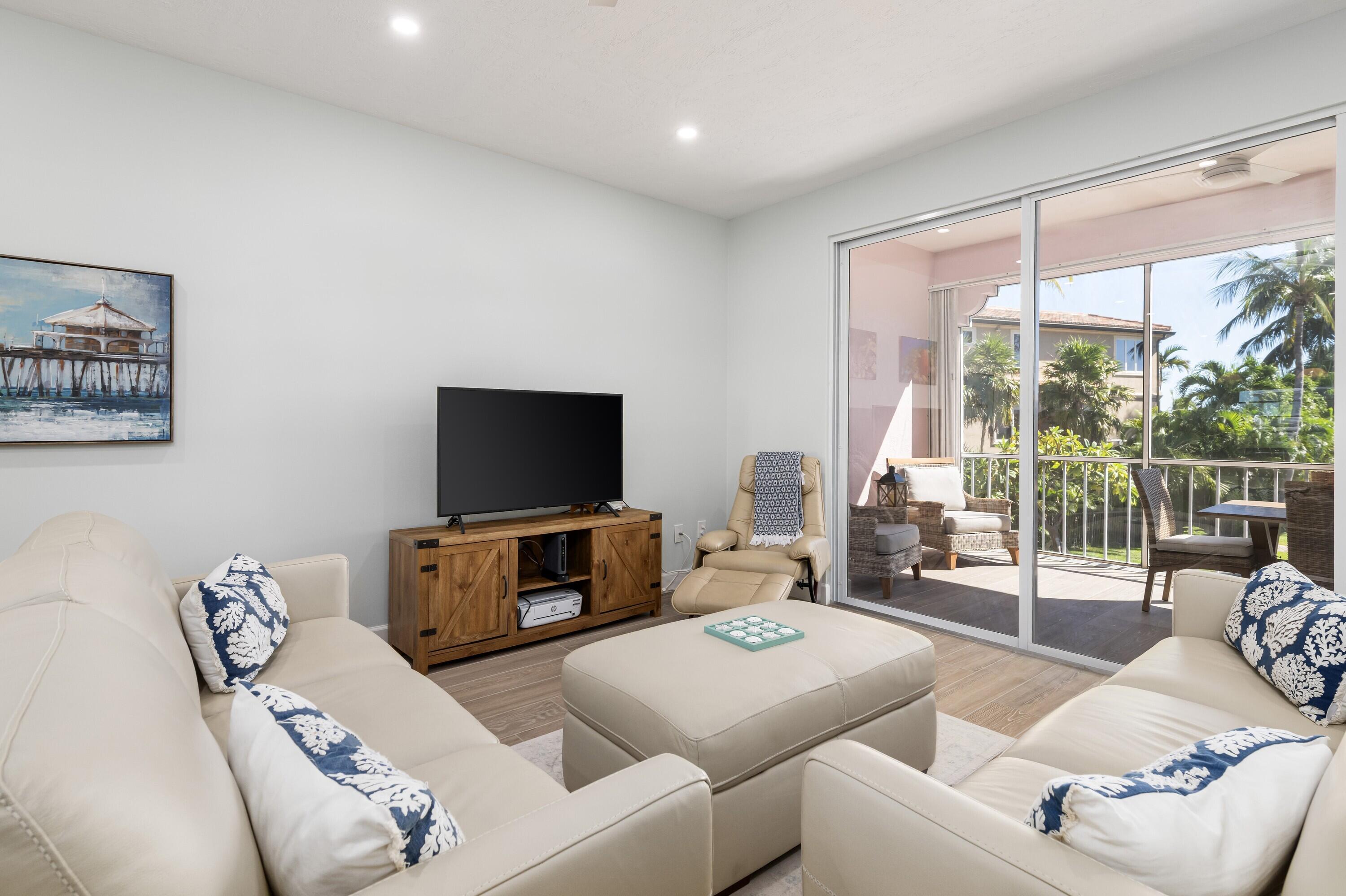 117 Coco Plum Drive D2 Property Photo 11