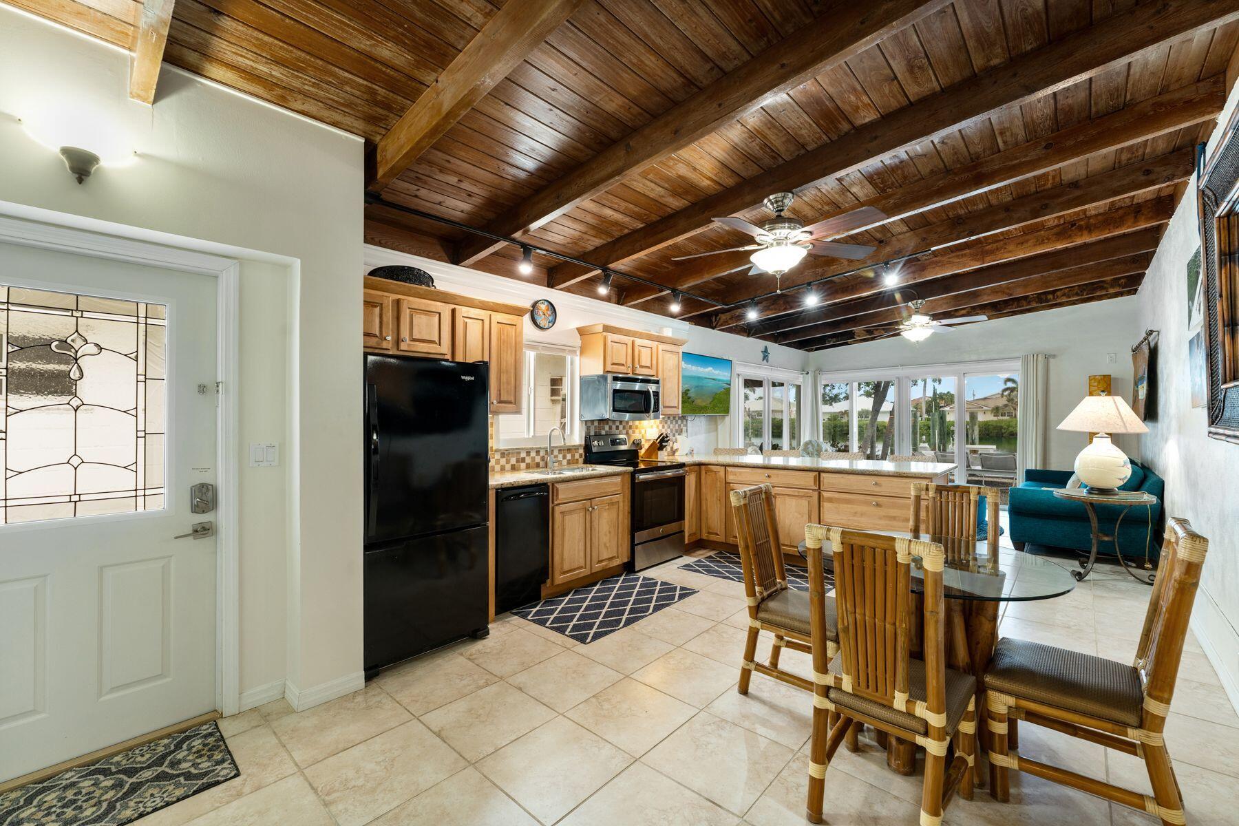 8 7th Street Property Photo 18