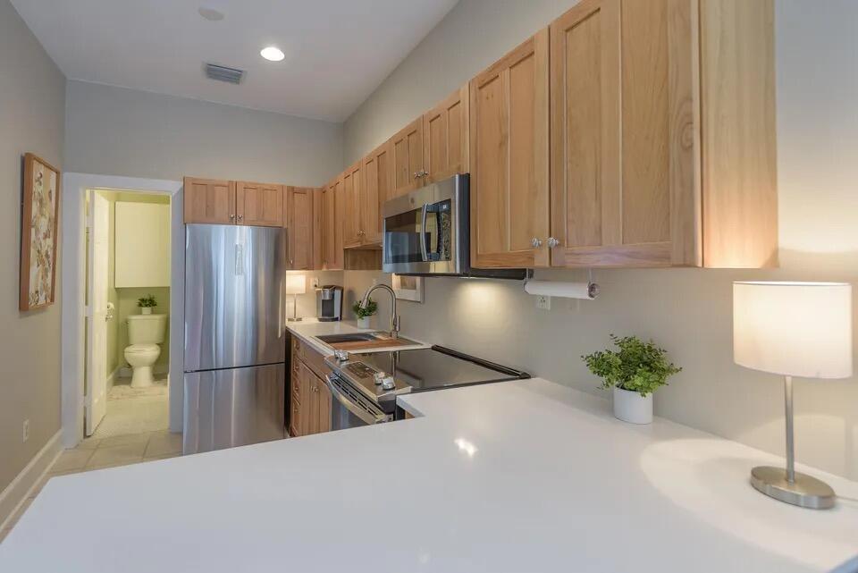 806 Florida Street Apt 5 Property Photo 2