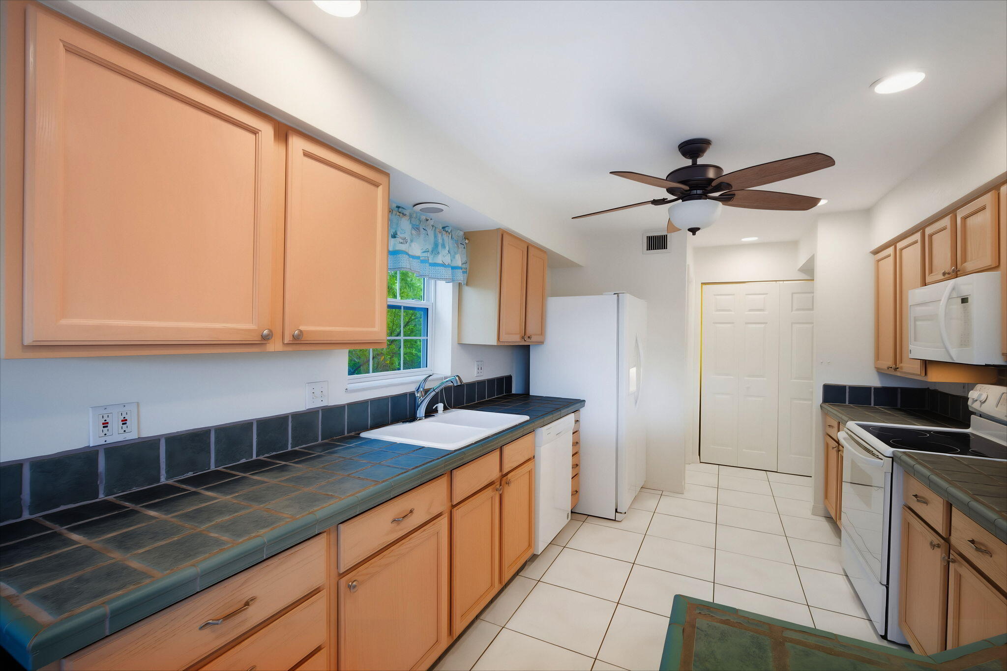 27383 Saint Martin Lane Property Photo 14