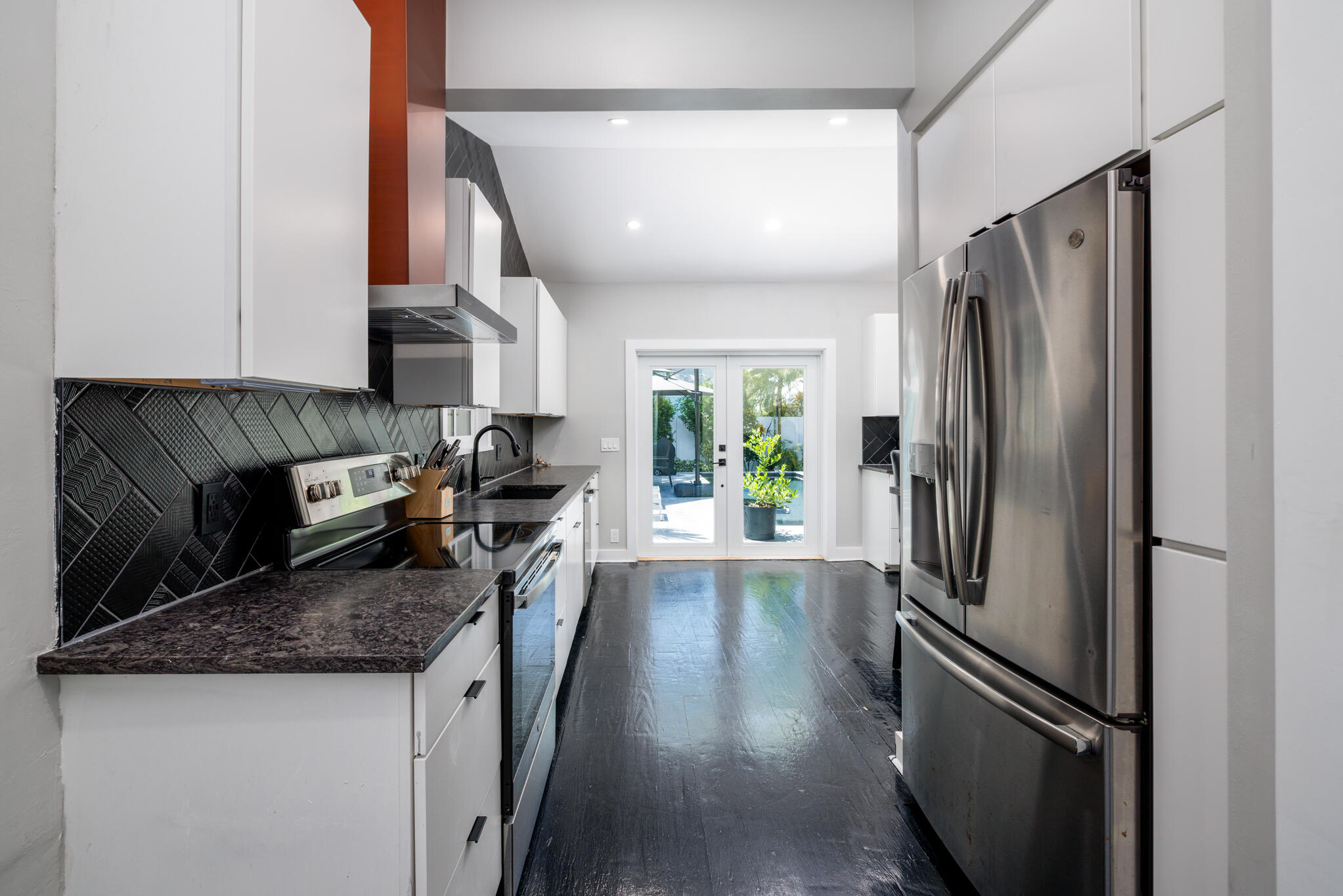 1216 Packer Street Property Photo 16