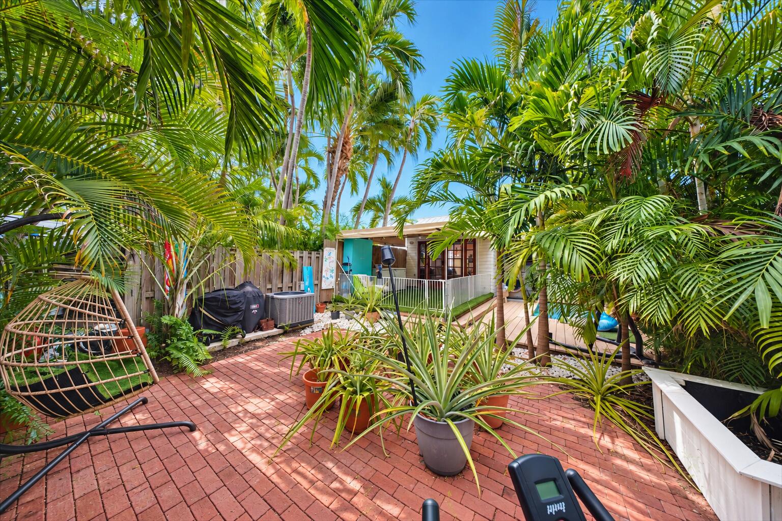 418 Amelia Street Property Photo 27