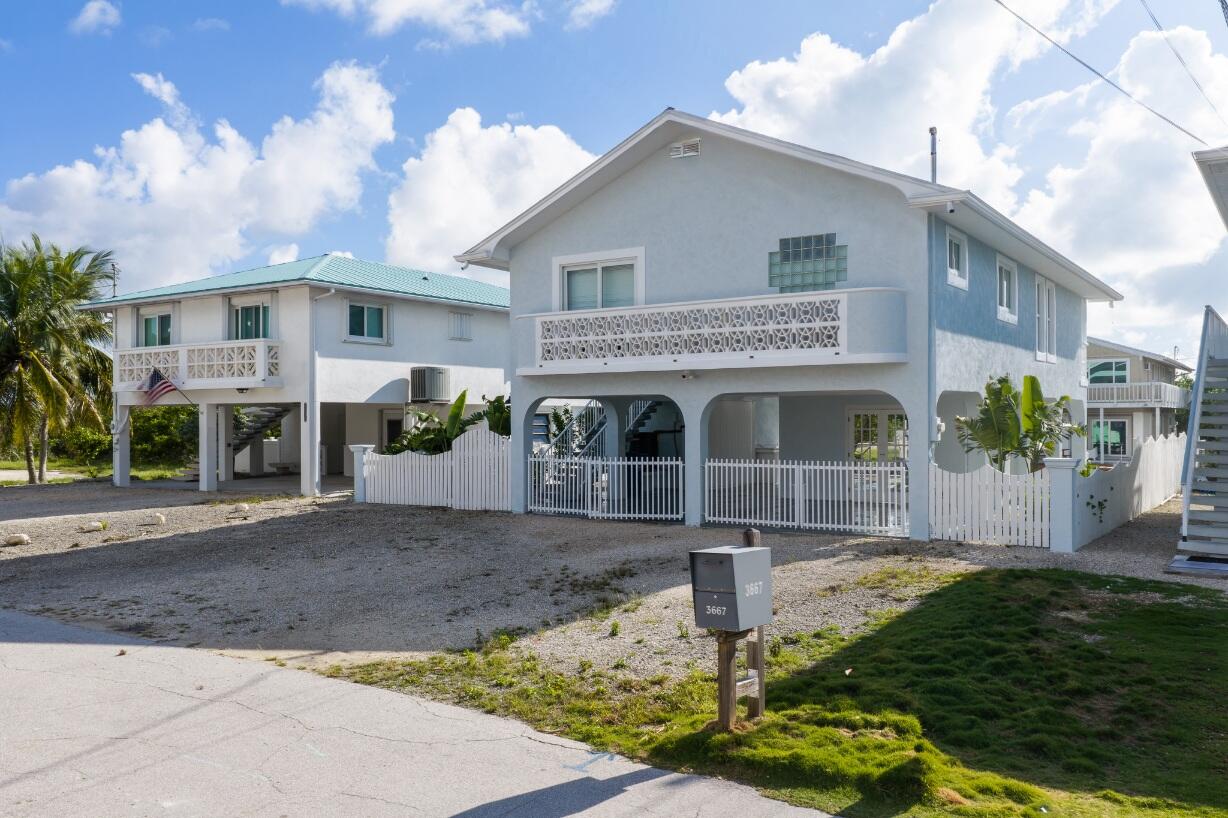 3667 S Seas Street Property Photo 2