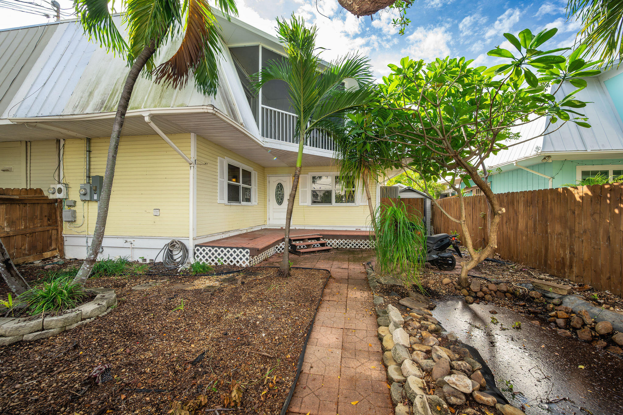 3316 Harriet Avenue Property Photo 1