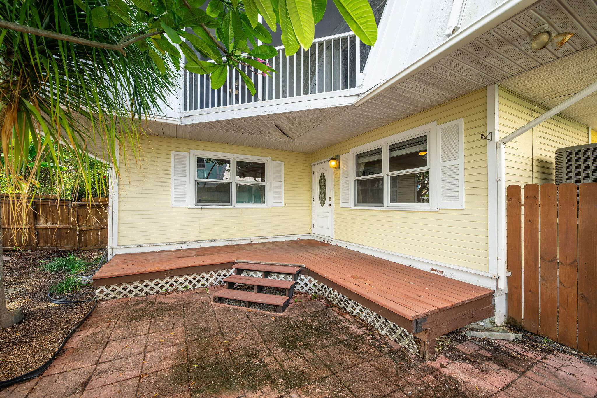 3316 Harriet Avenue Property Photo 3