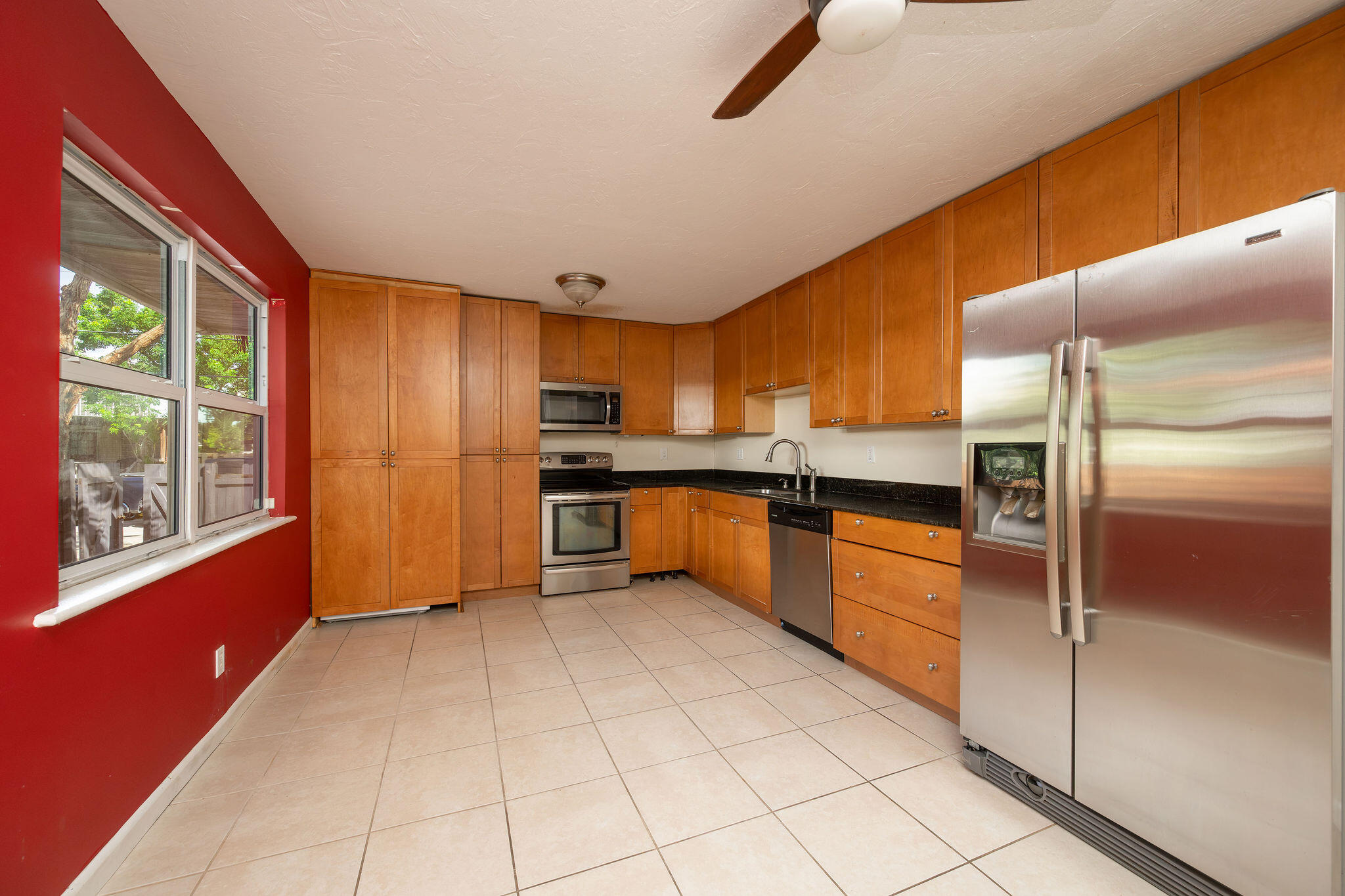 3316 Harriet Avenue Property Photo 8
