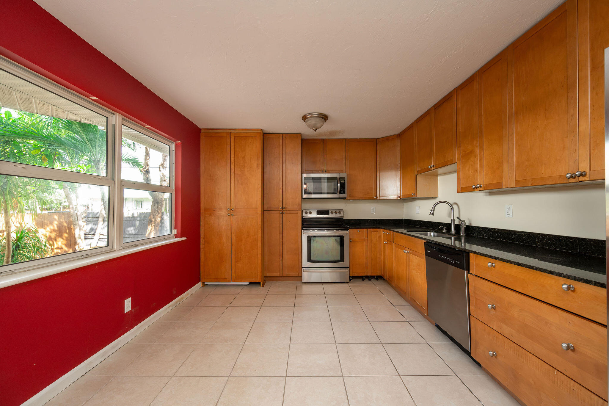 3316 Harriet Avenue Property Photo 9