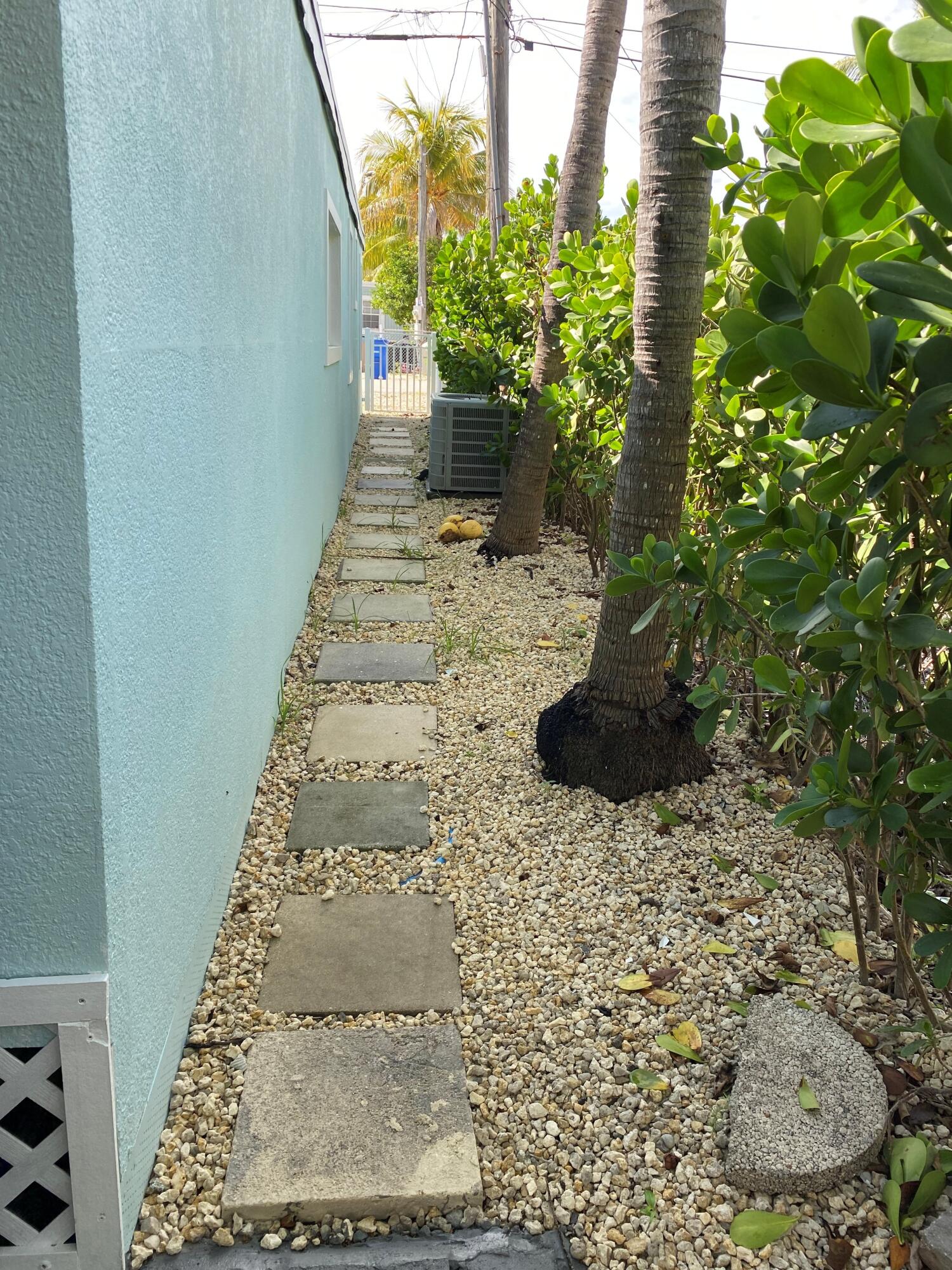 181 2nd Court Property Photo 4
