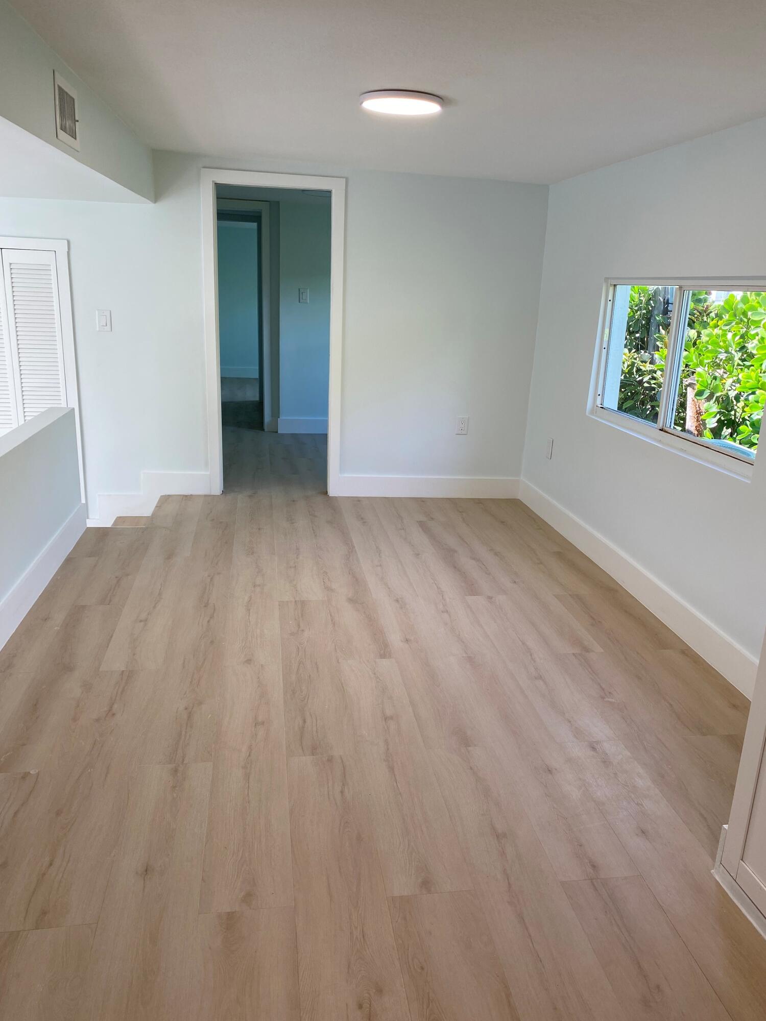 181 2nd Court Property Photo 17
