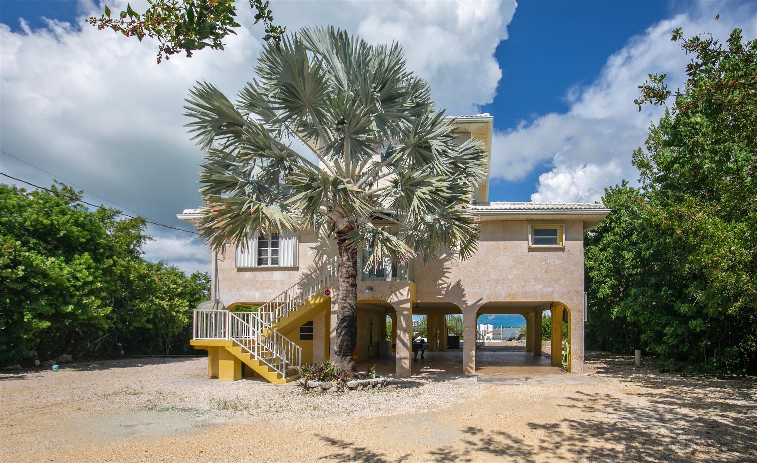 481 E Shore Drive Property Photo 3