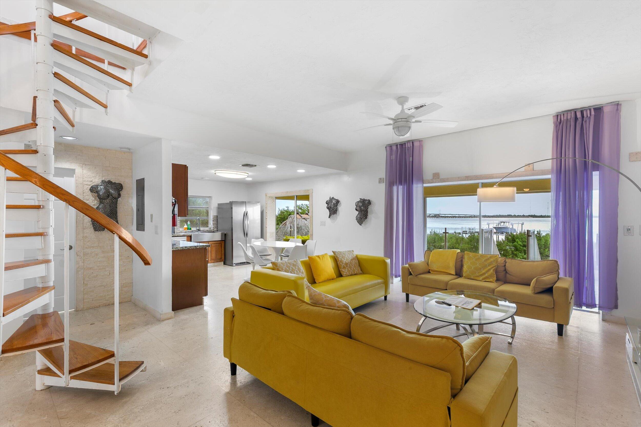 481 E Shore Drive Property Photo 6