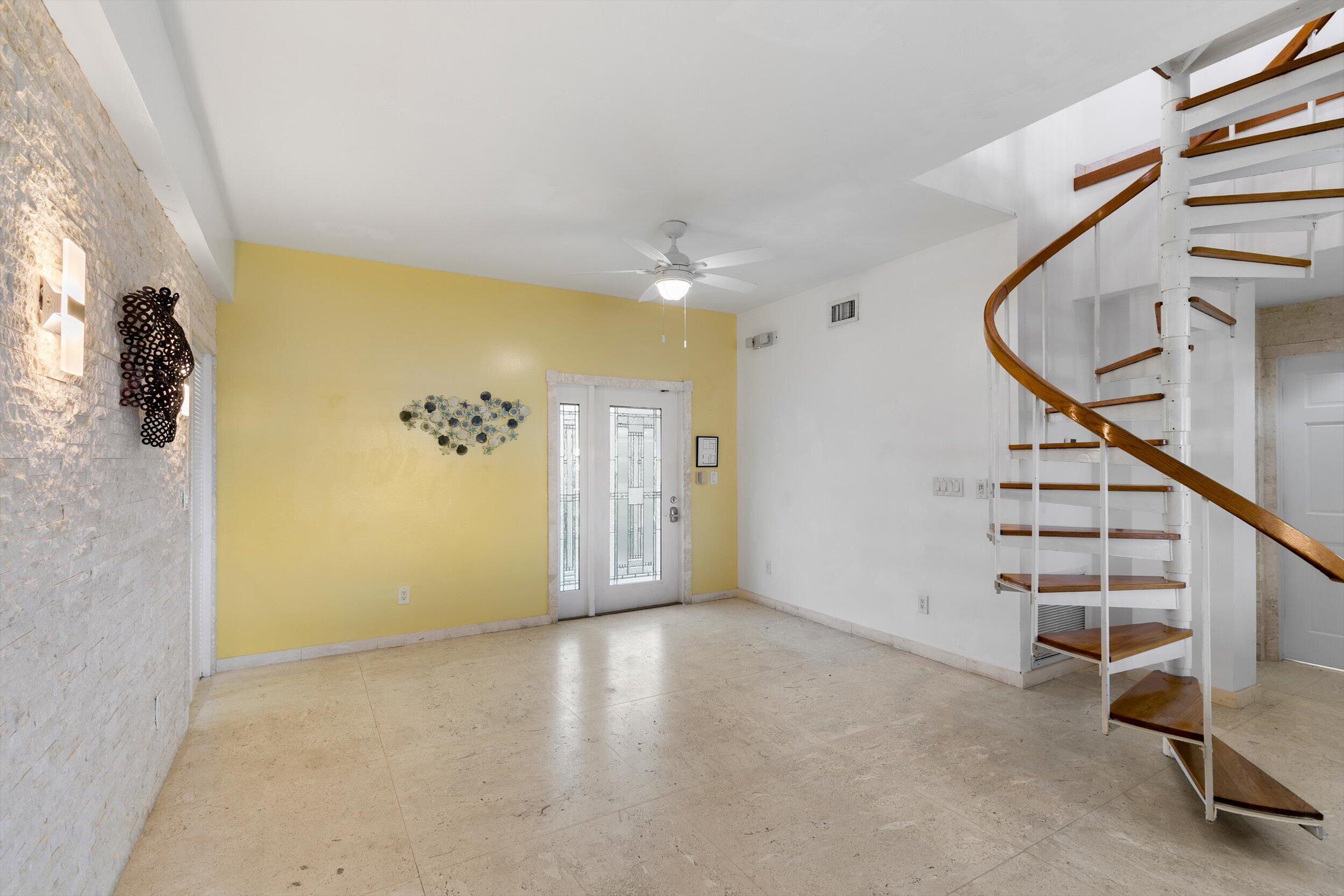 481 E Shore Drive Property Photo 7