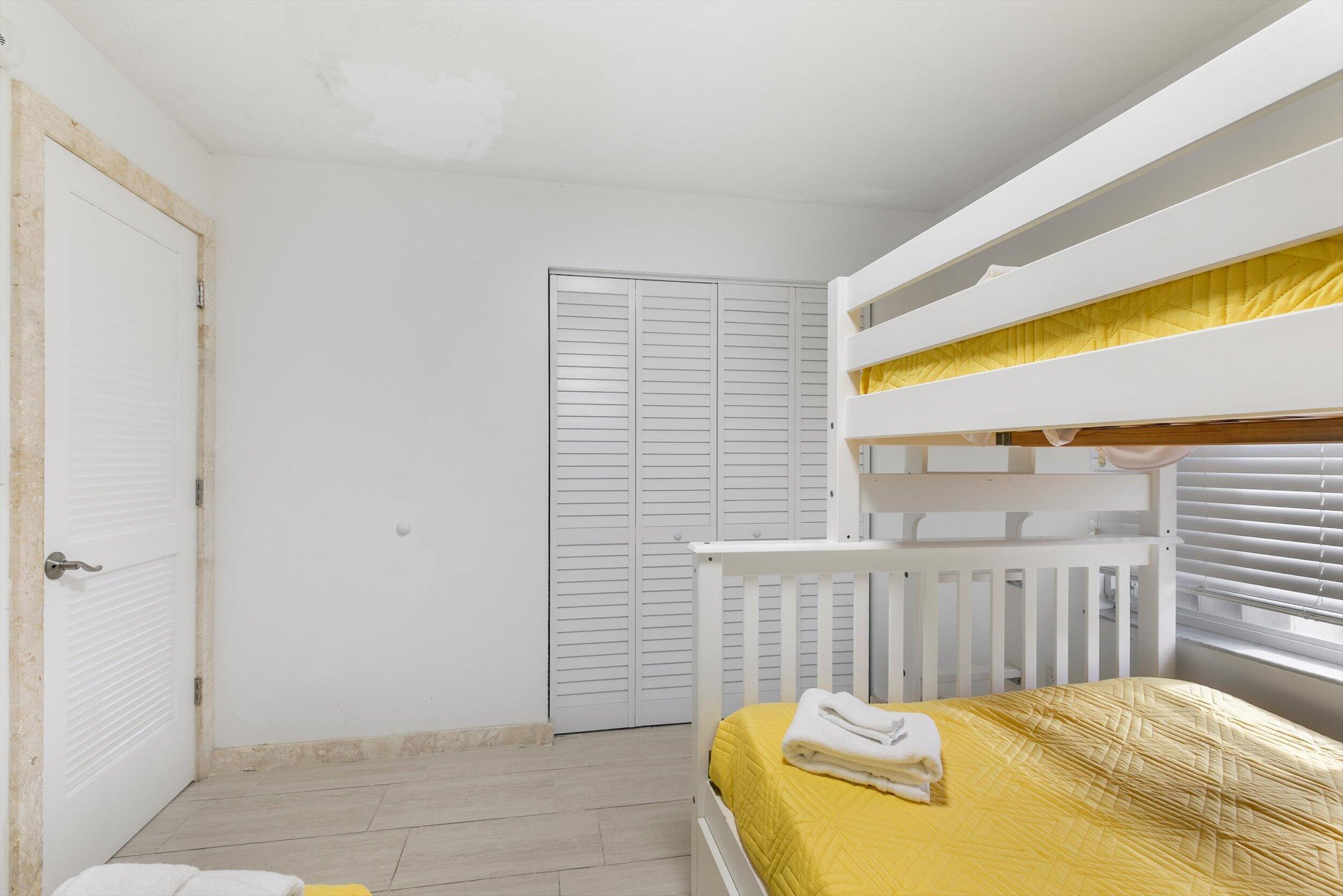 481 E Shore Drive Property Photo 24