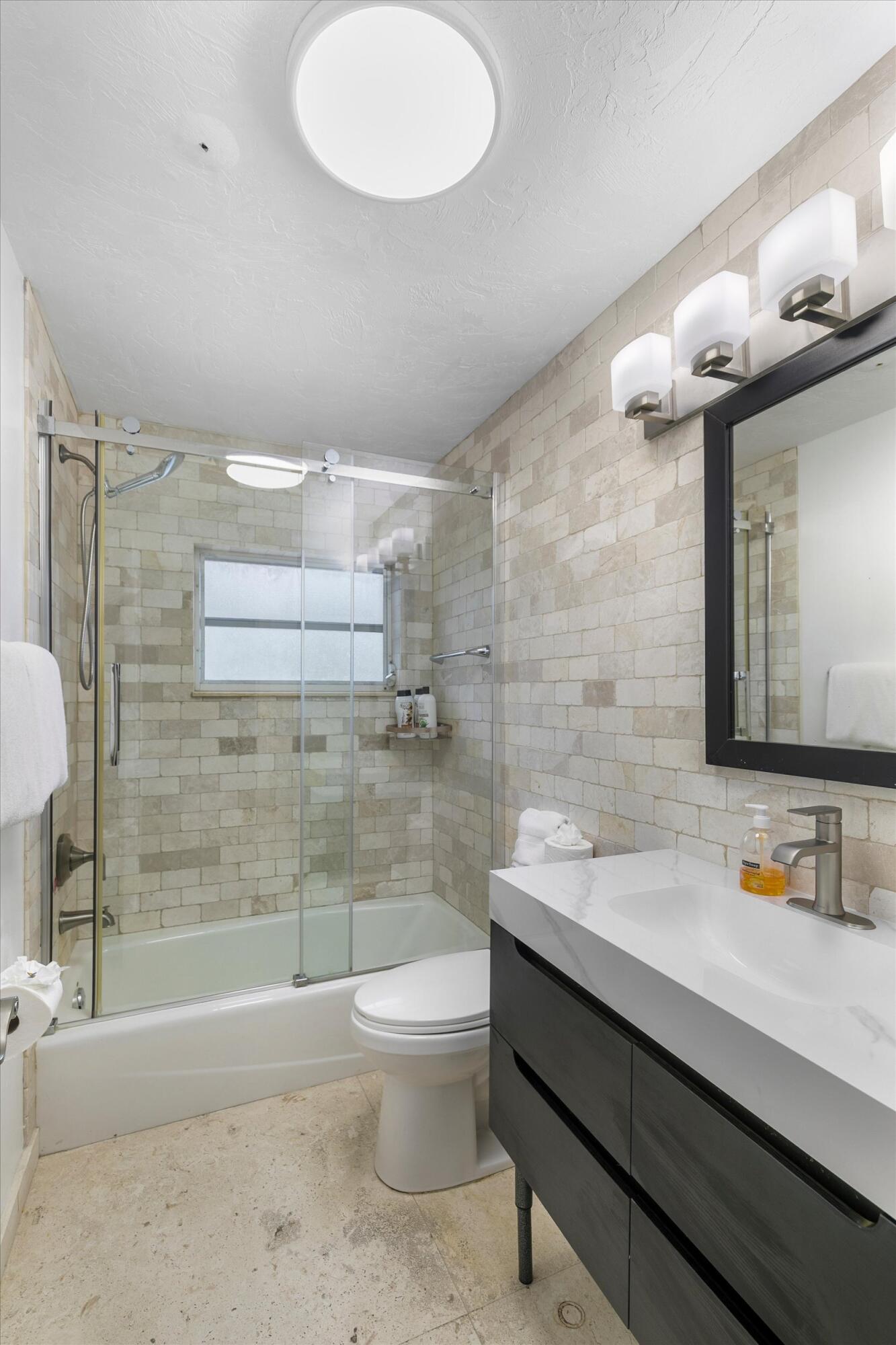 481 E Shore Drive Property Photo 25
