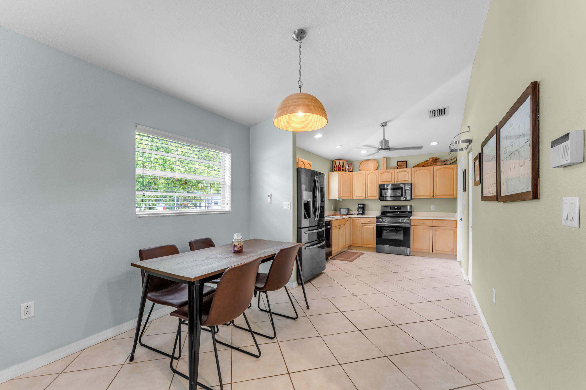 547 Plante Street Property Photo 4