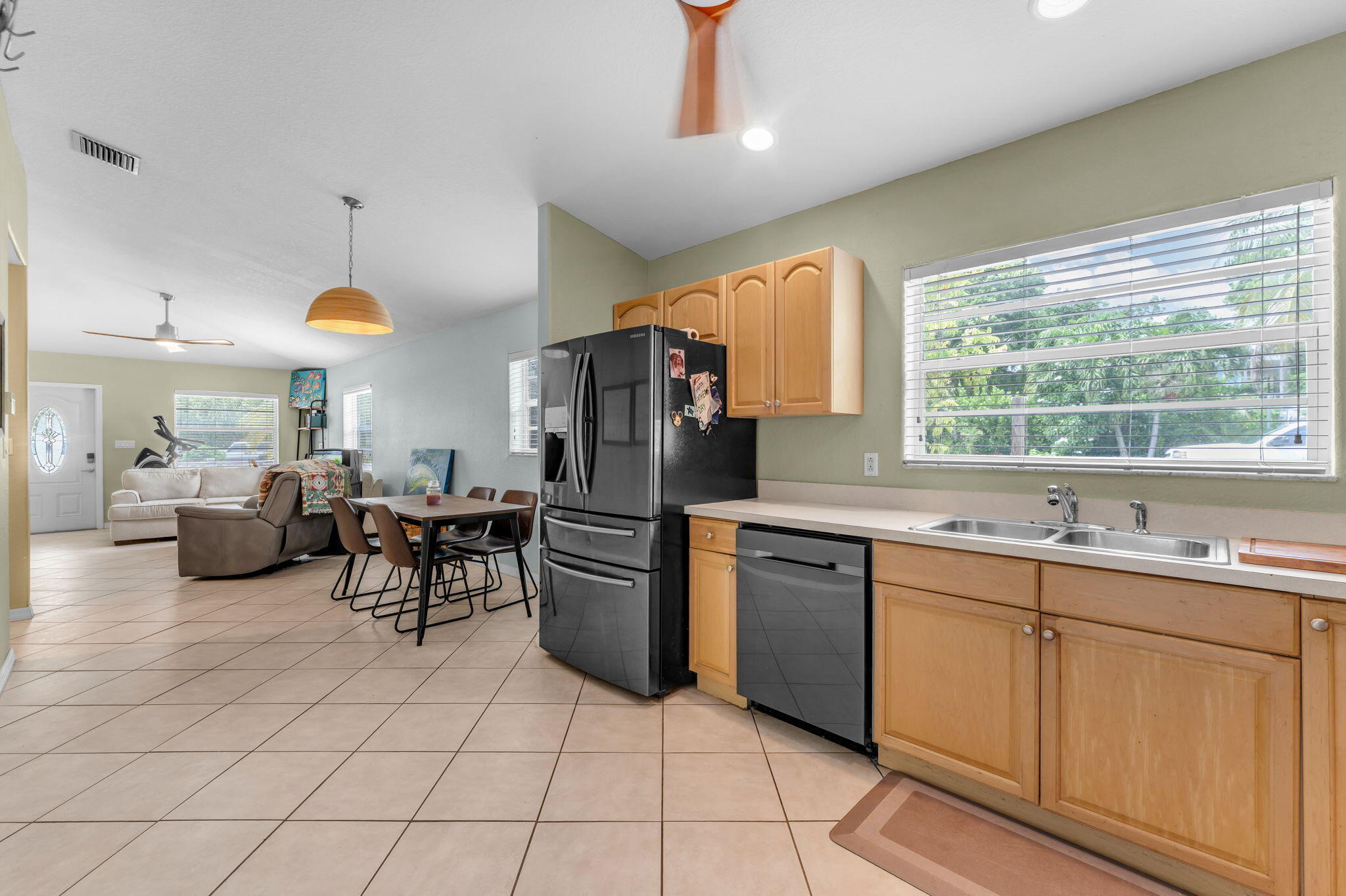 547 Plante Street Property Photo 7