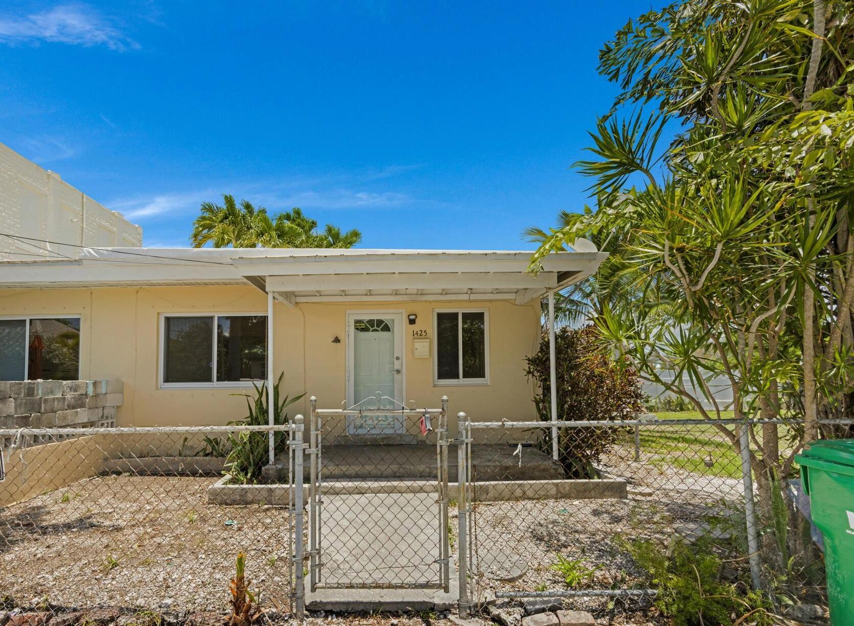 1425 2nd Street Property Photo 1