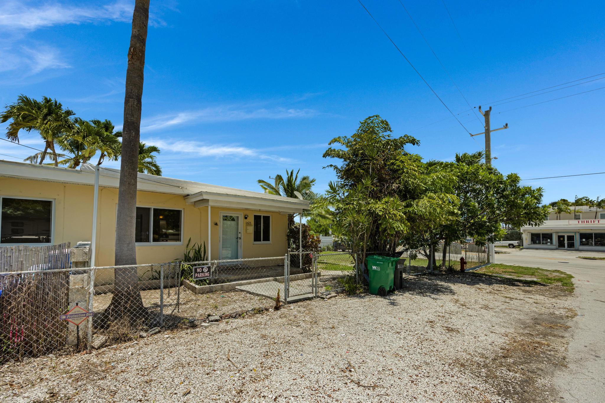 1425 2nd Street Property Photo 2