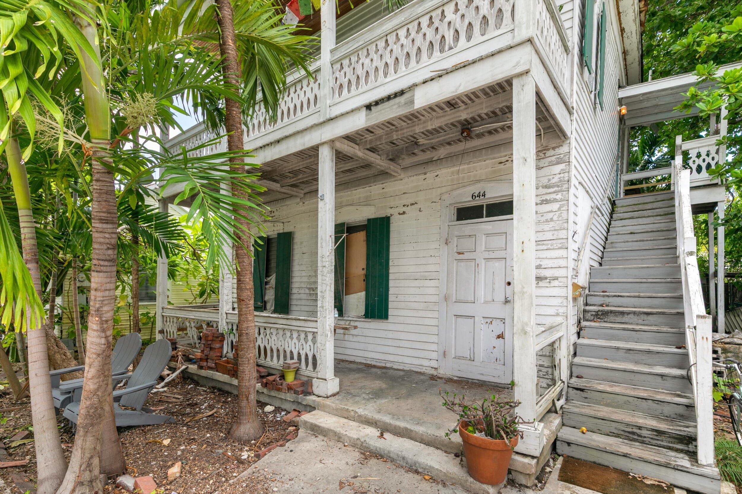 646 William Street Property Photo 4