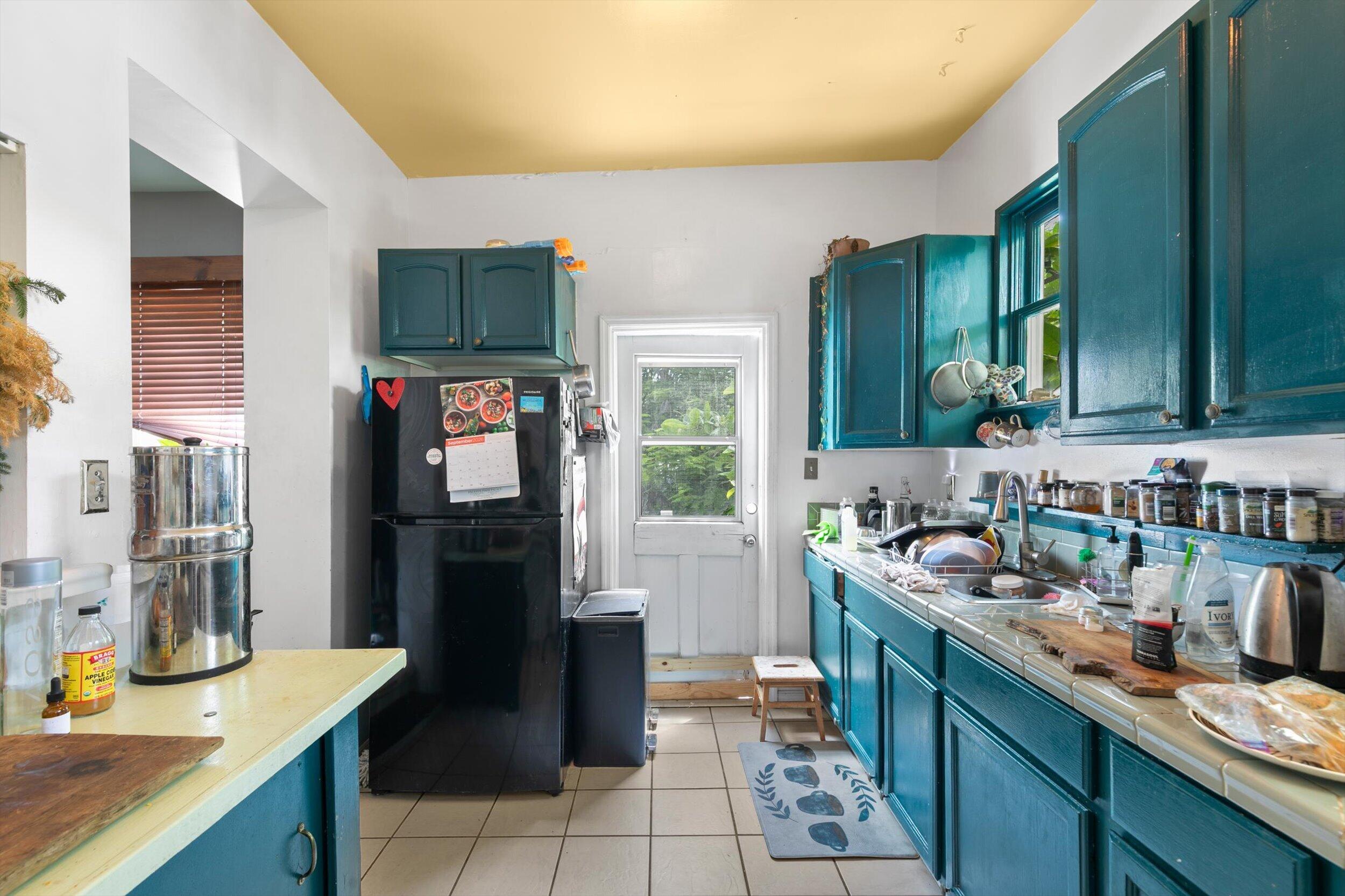 646 William Street Property Photo 15