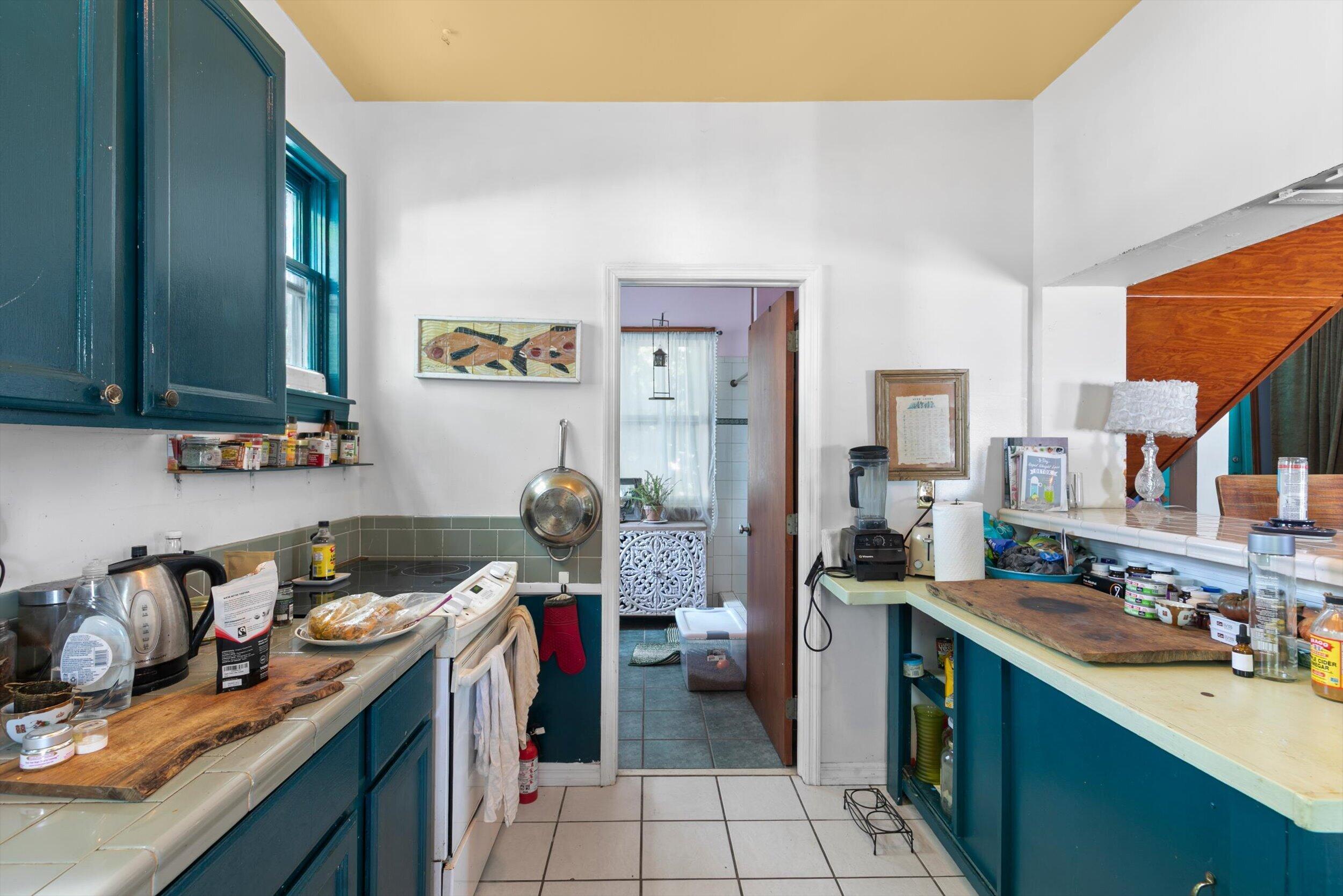 646 William Street Property Photo 16