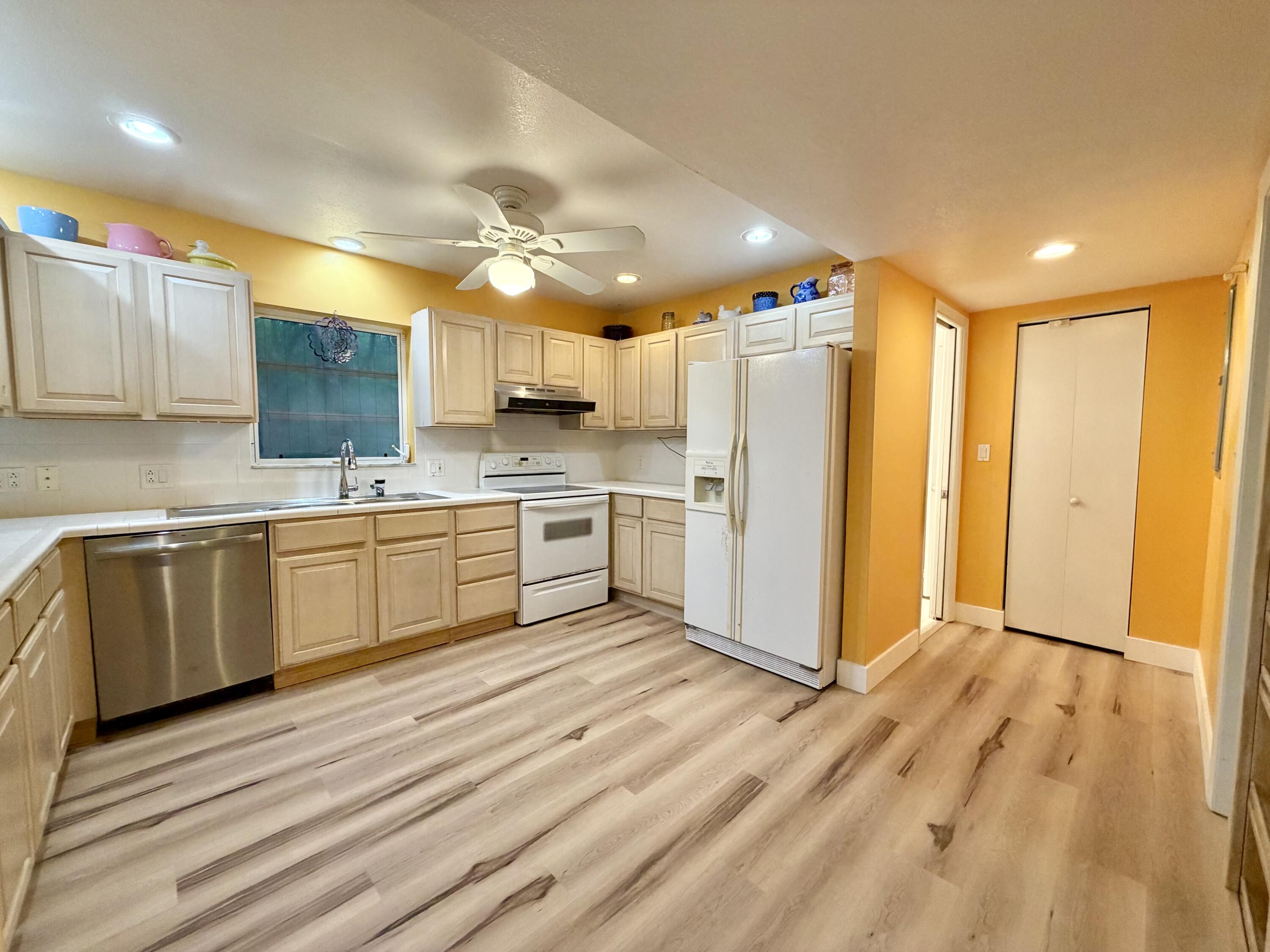 6 Atlantic Drive Property Photo 45