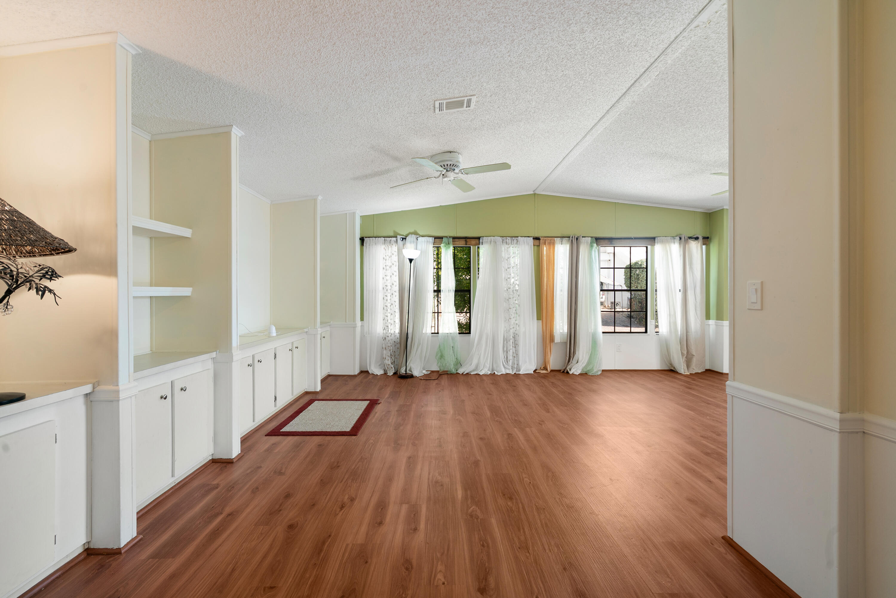 252 Oleander Drive Property Photo 8