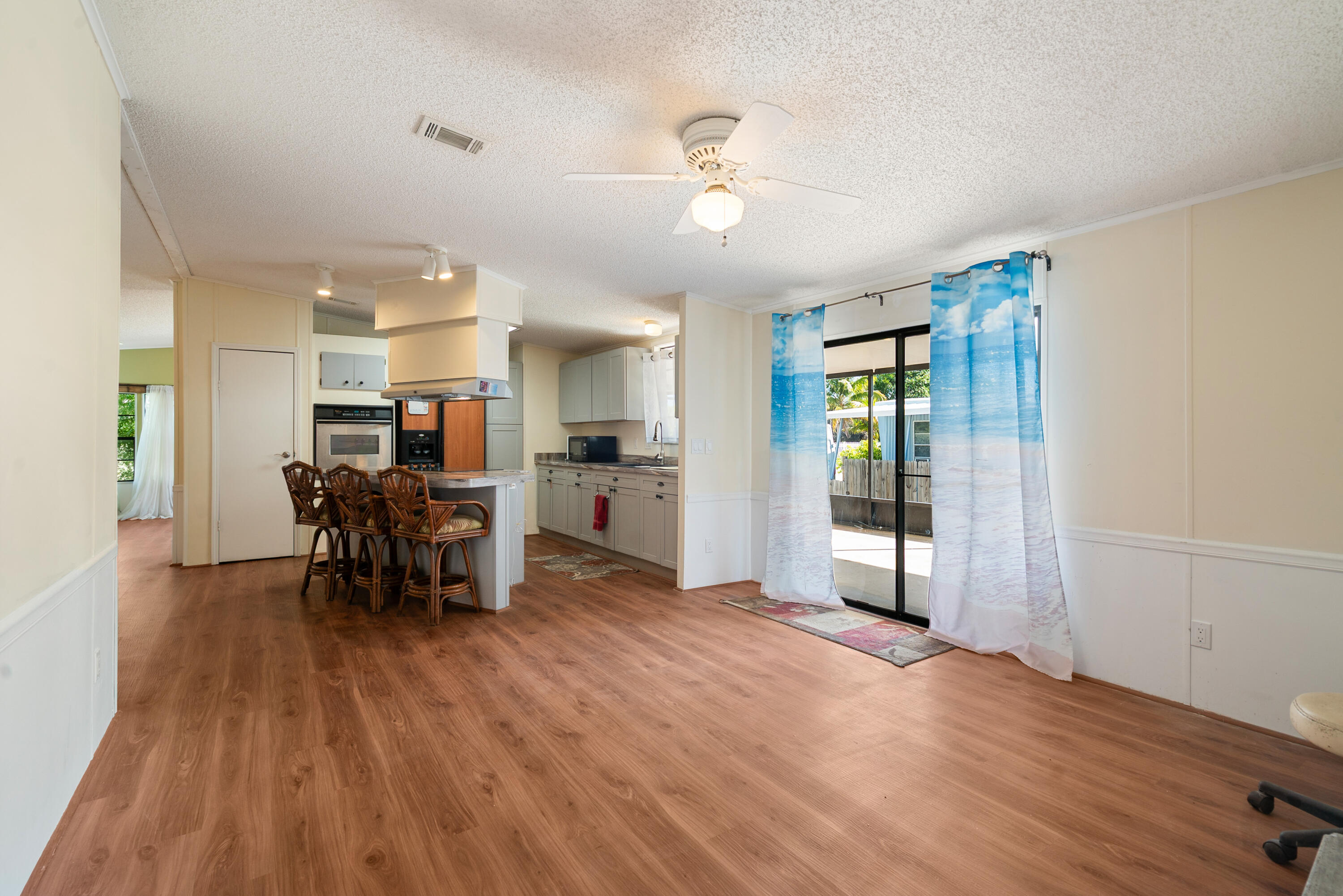 252 Oleander Drive Property Photo 9