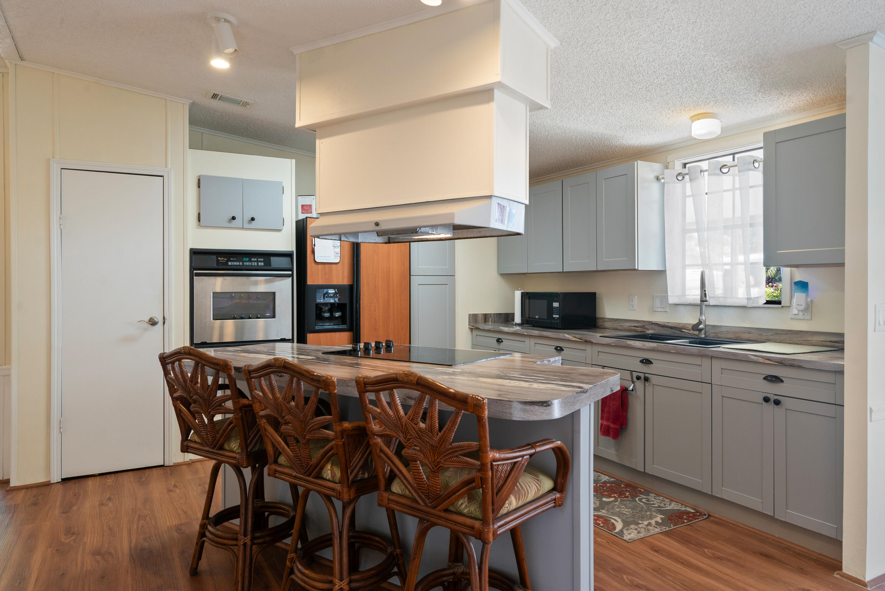 252 Oleander Drive Property Photo 10