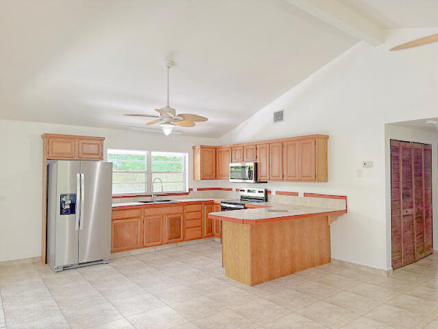 110 Arctic Avenue Property Photo 11
