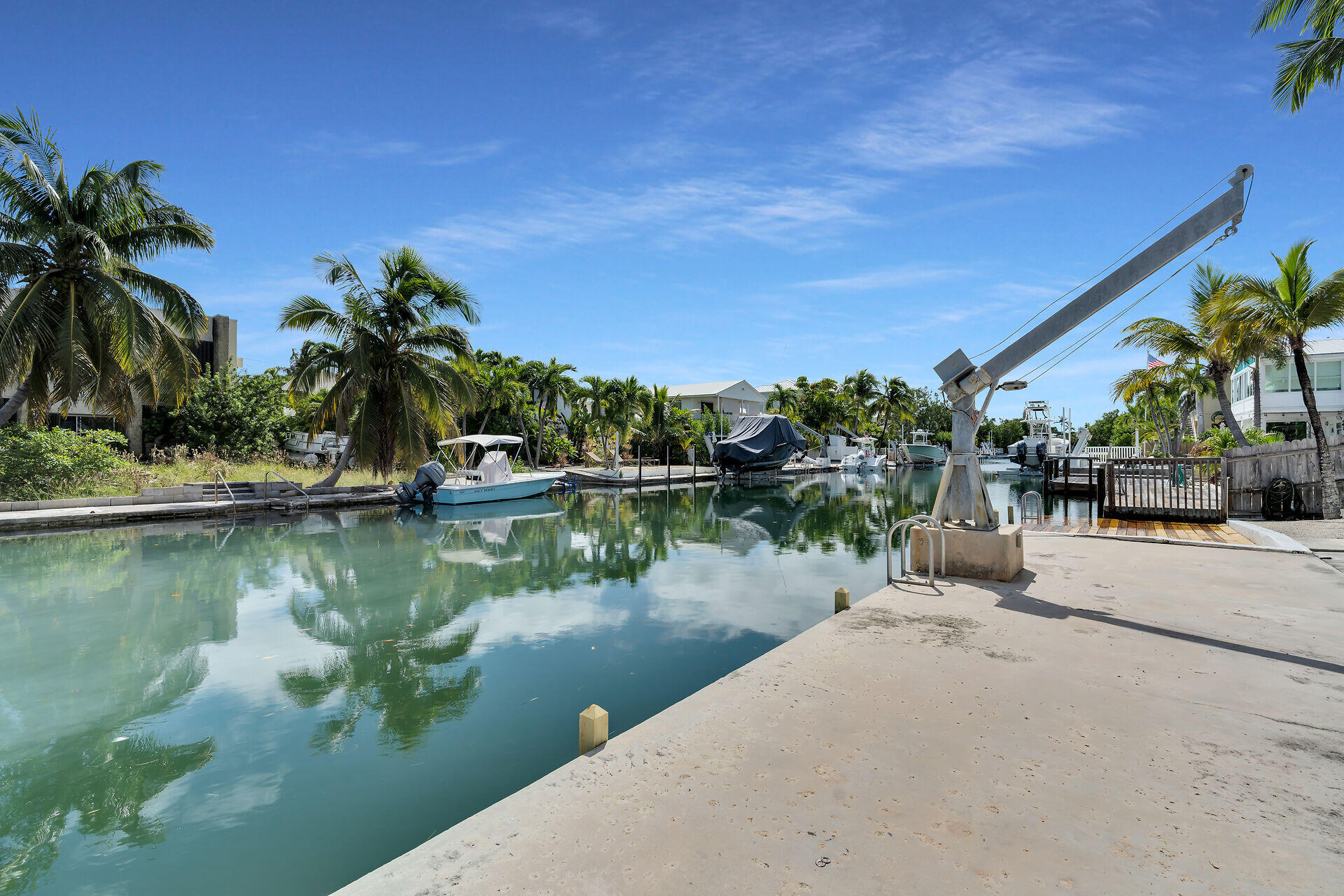 947 Gulf Drive Property Photo 4
