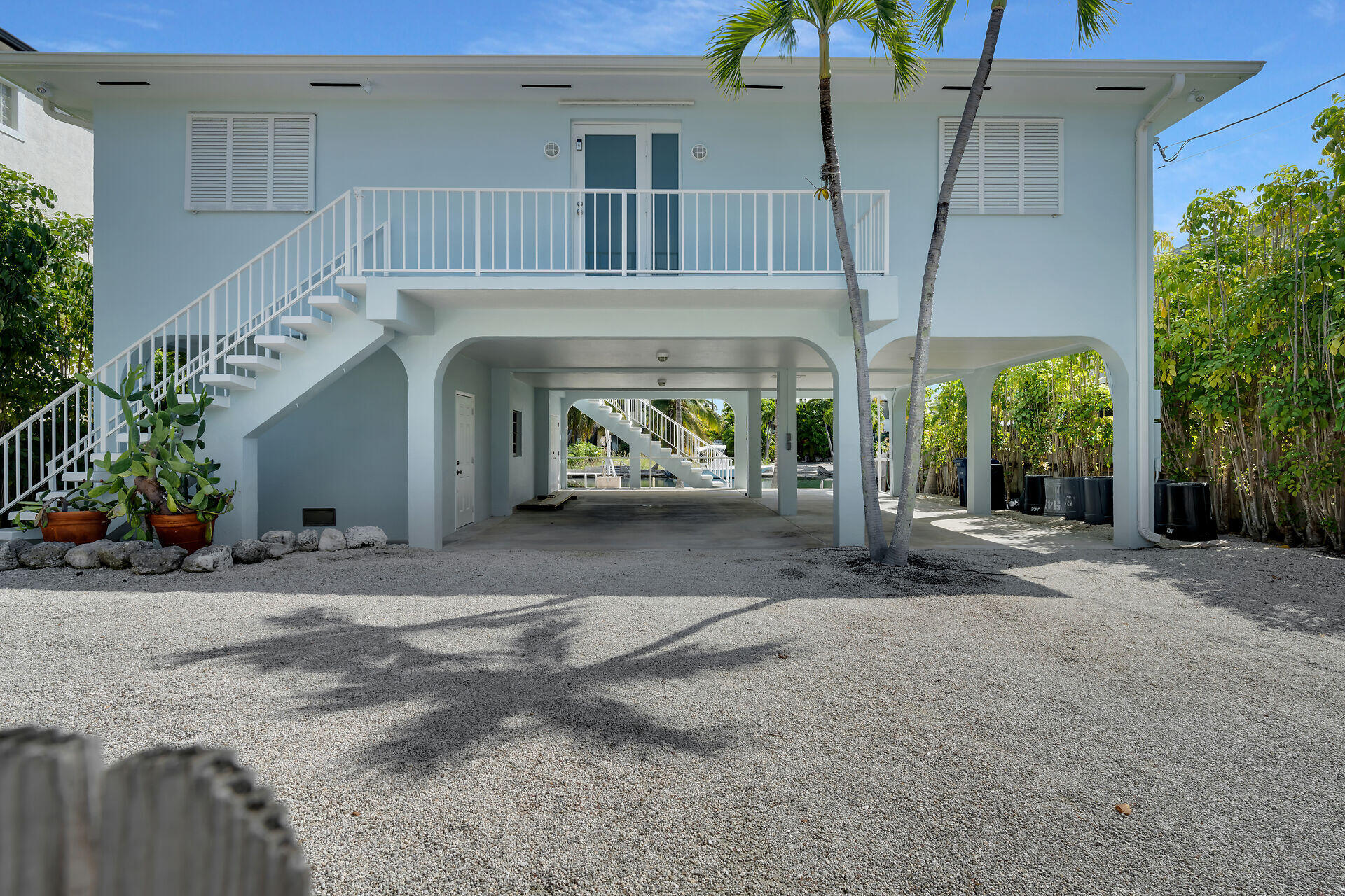 947 Gulf Drive Property Photo 6