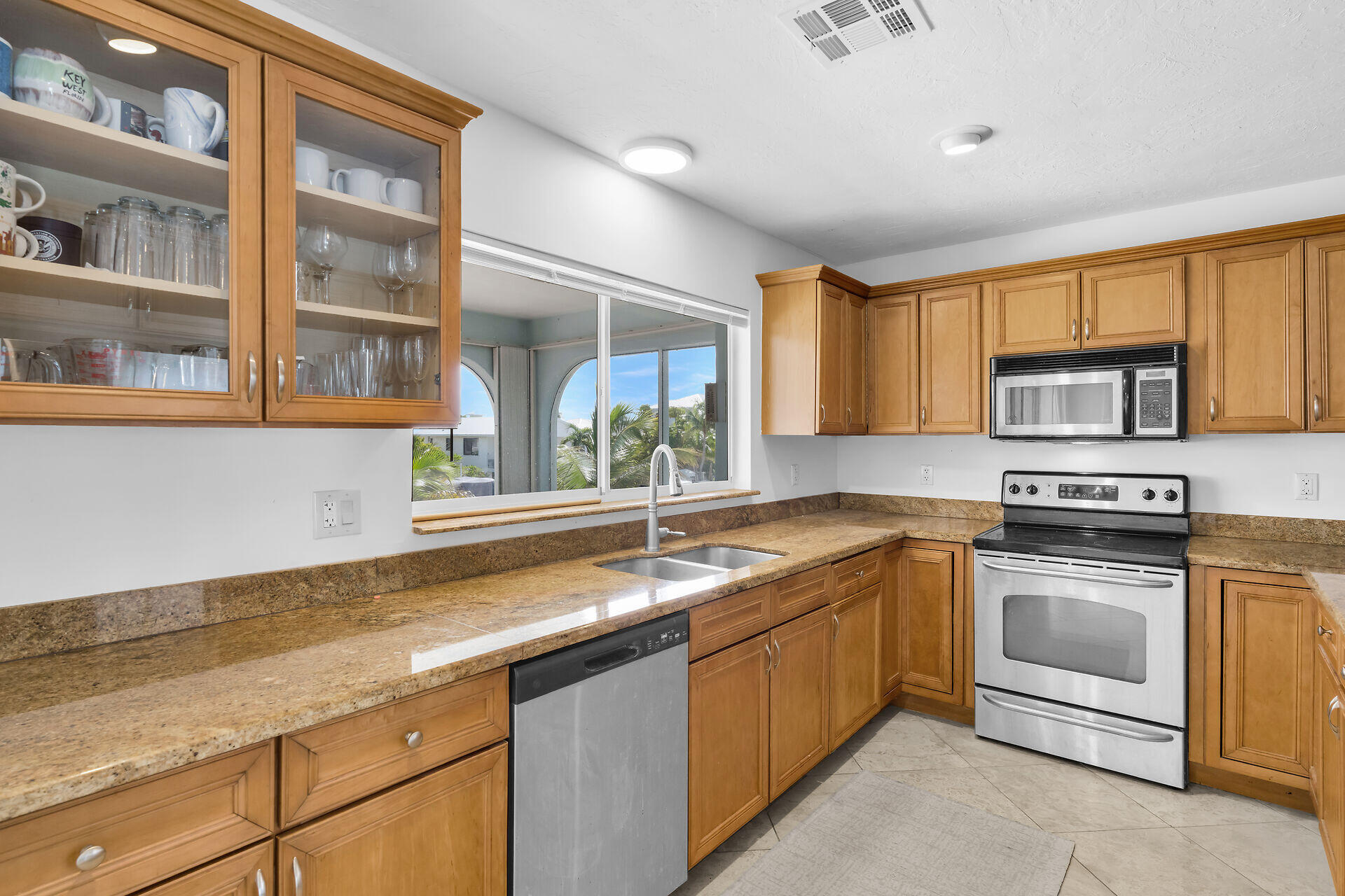 947 Gulf Drive Property Photo 16