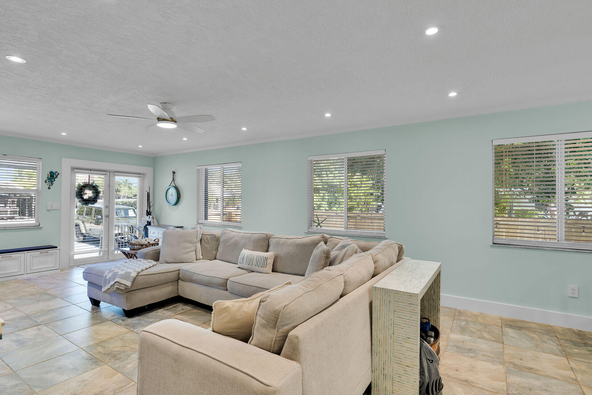 202 Hibiscus Street Property Photo 5