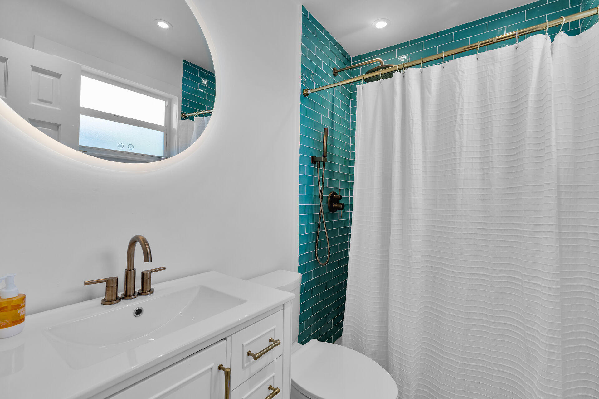 202 Hibiscus Street Property Photo 18