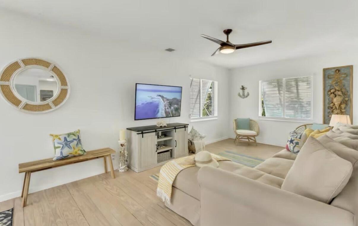 37 Blue Water Drive Property Photo 8