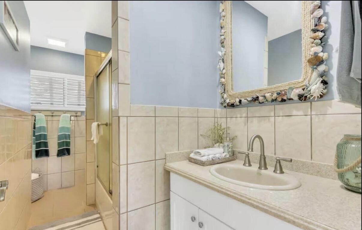 37 Blue Water Drive Property Photo 9