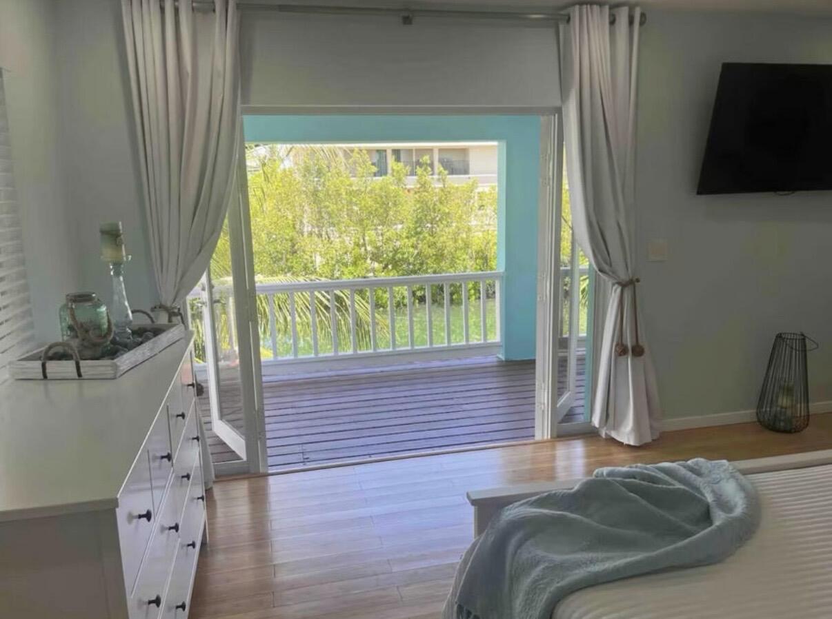 37 Blue Water Drive Property Photo 16