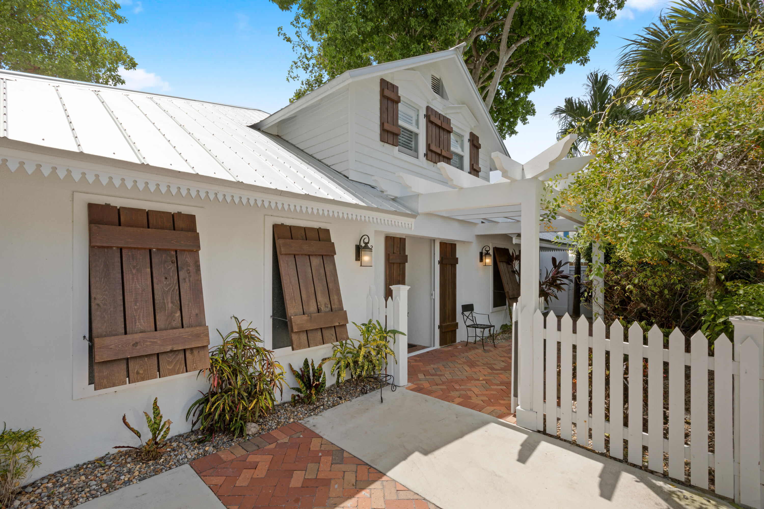 1212 Olivia Street Property Photo 2