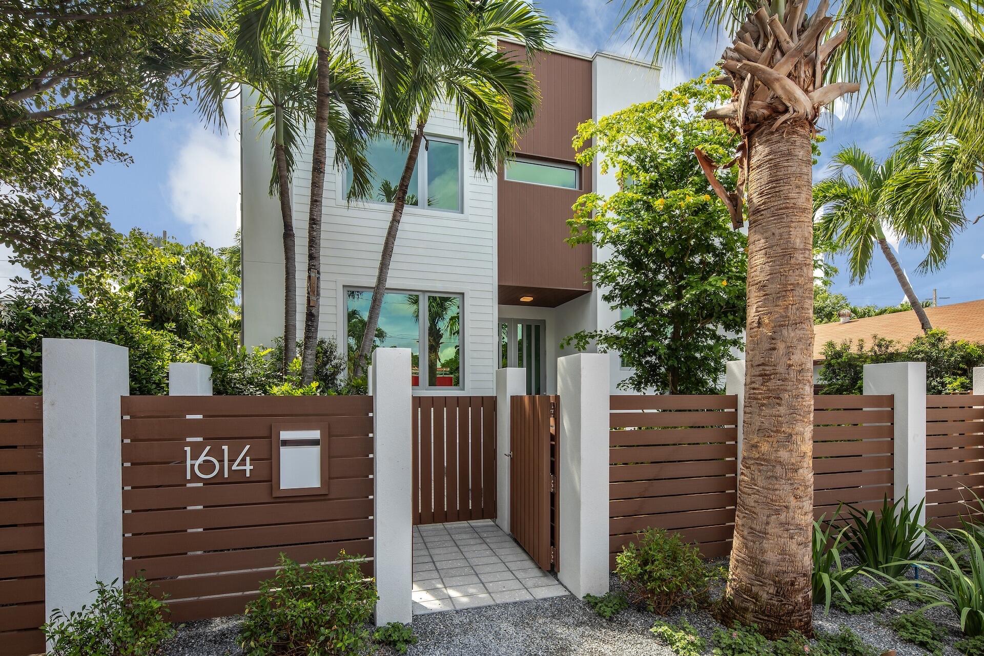 1614 Washington Street Property Photo 1