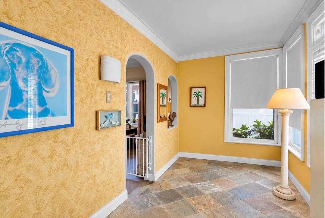2506 Seidenberg Avenue Property Photo 5