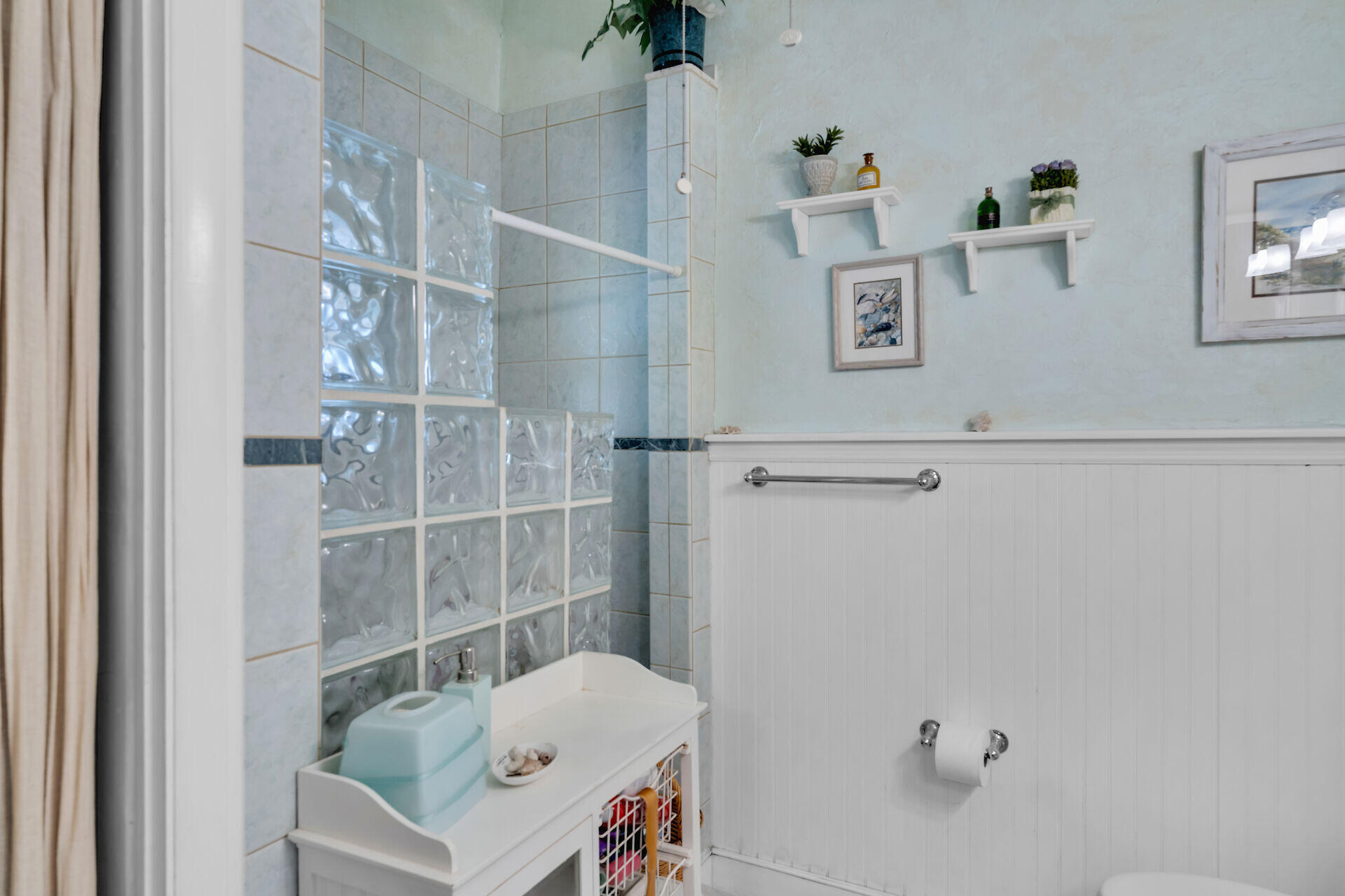 2506 Seidenberg Avenue Property Photo 12