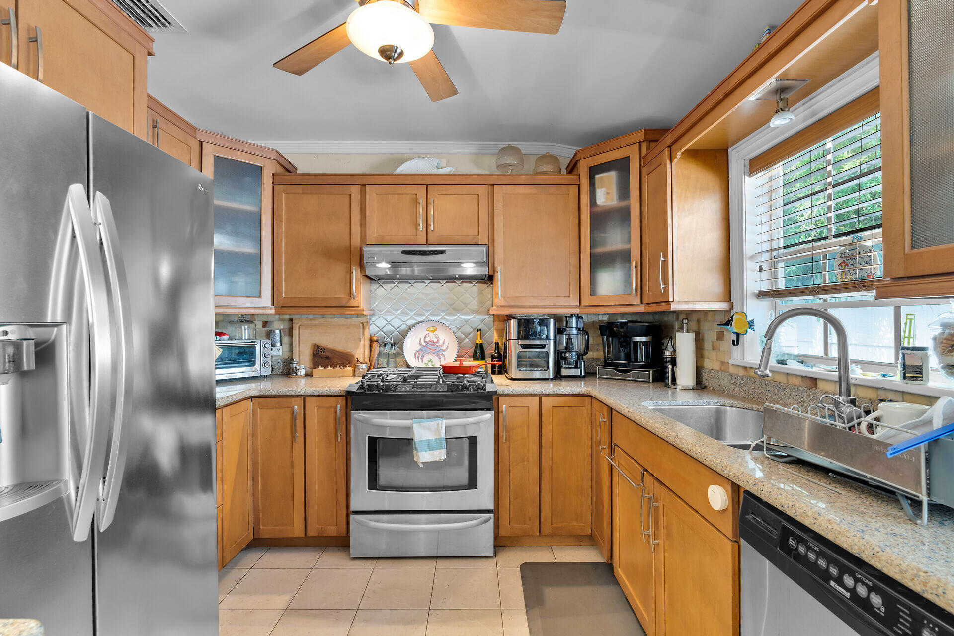 2506 Seidenberg Avenue Property Photo 16