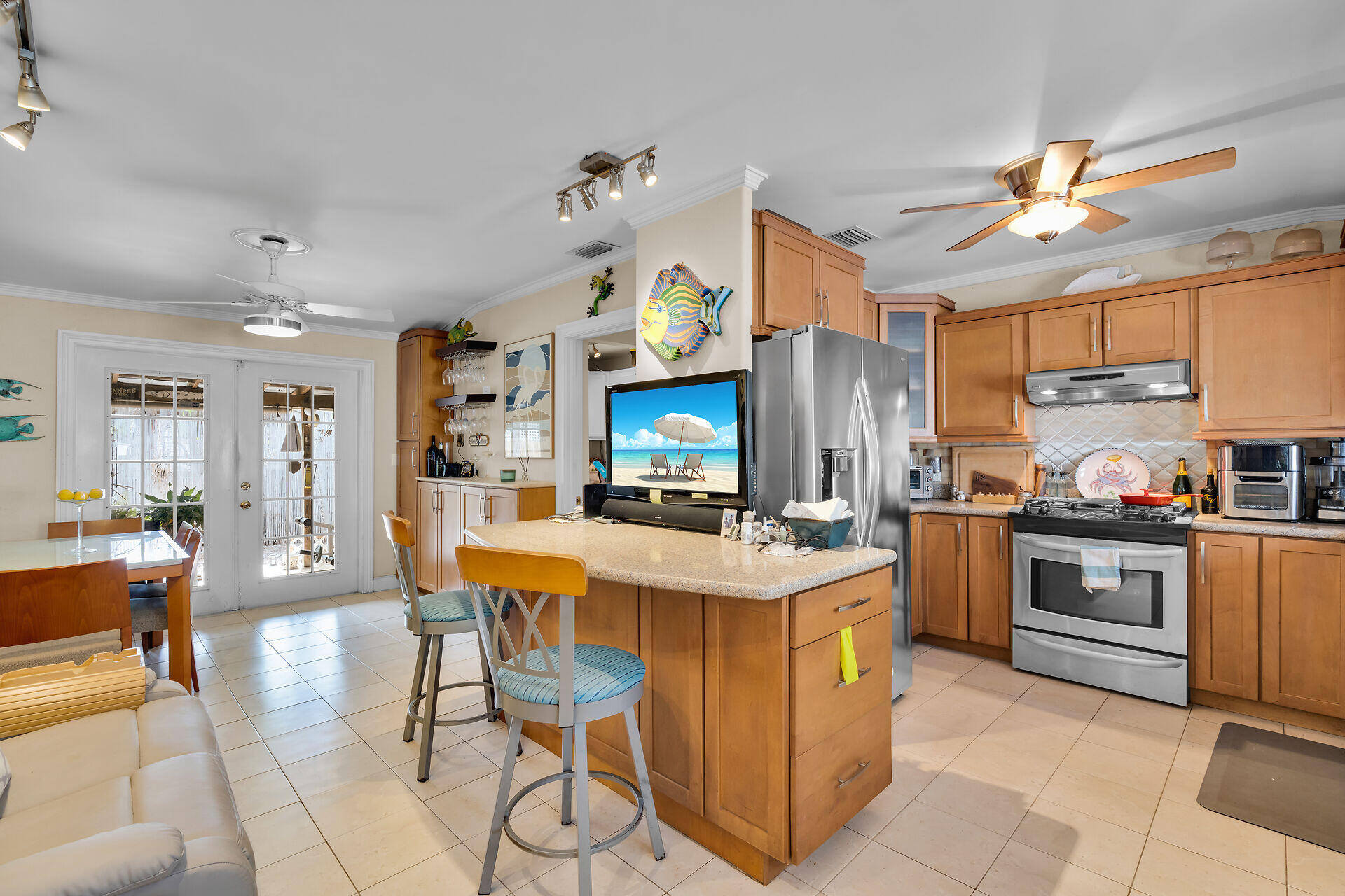 2506 Seidenberg Avenue Property Photo 17