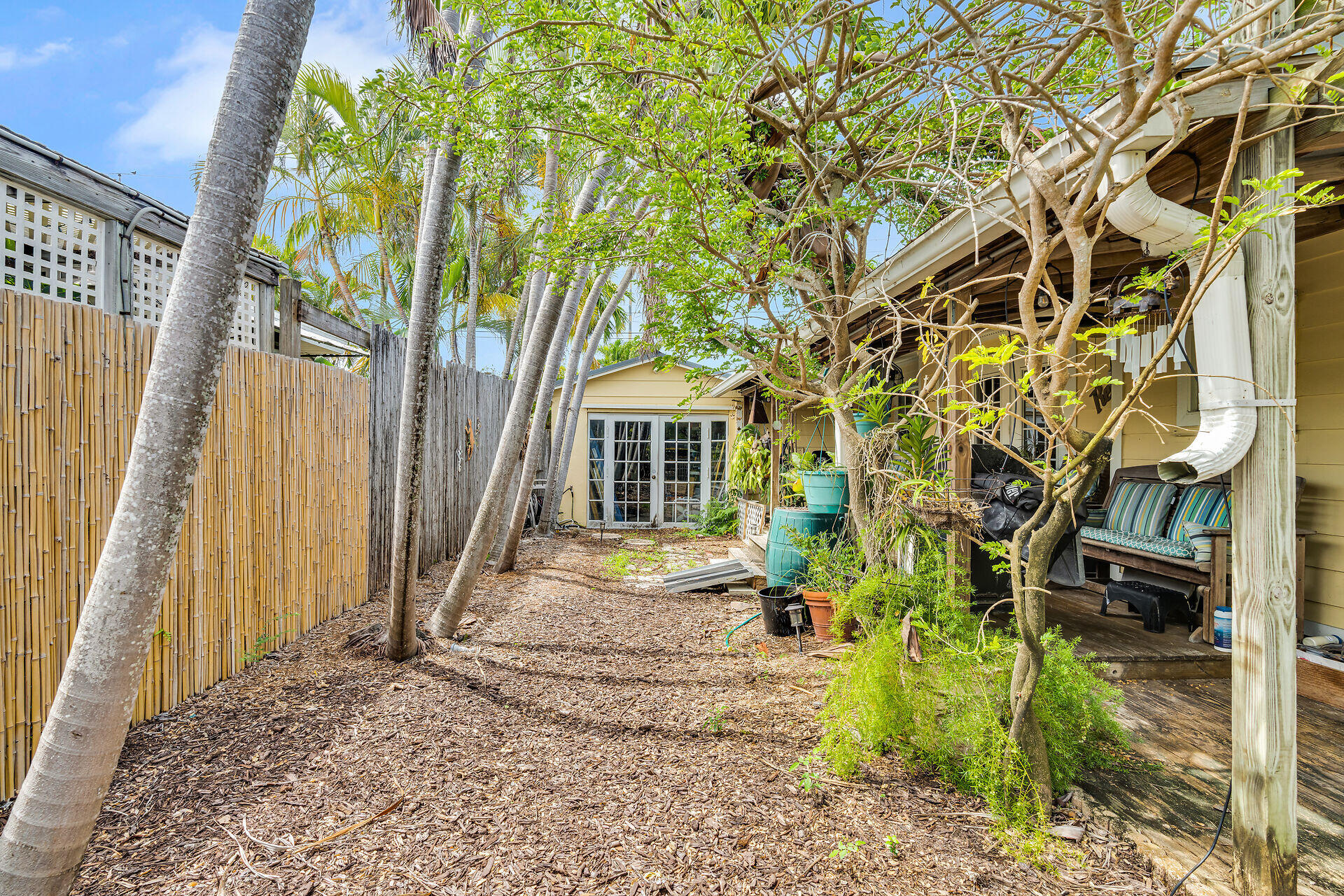 2506 Seidenberg Avenue Property Photo 24