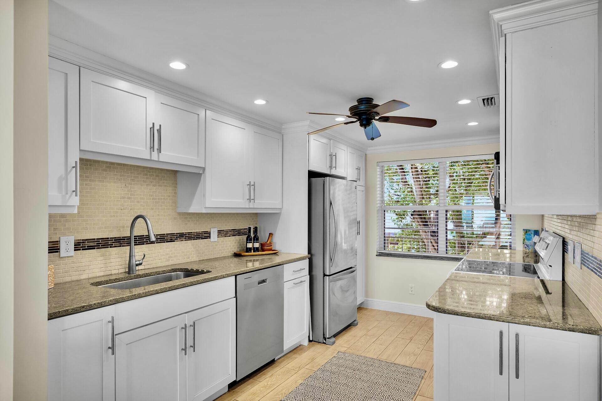 1901 S Roosevelt Boulevard 208e Property Photo 11