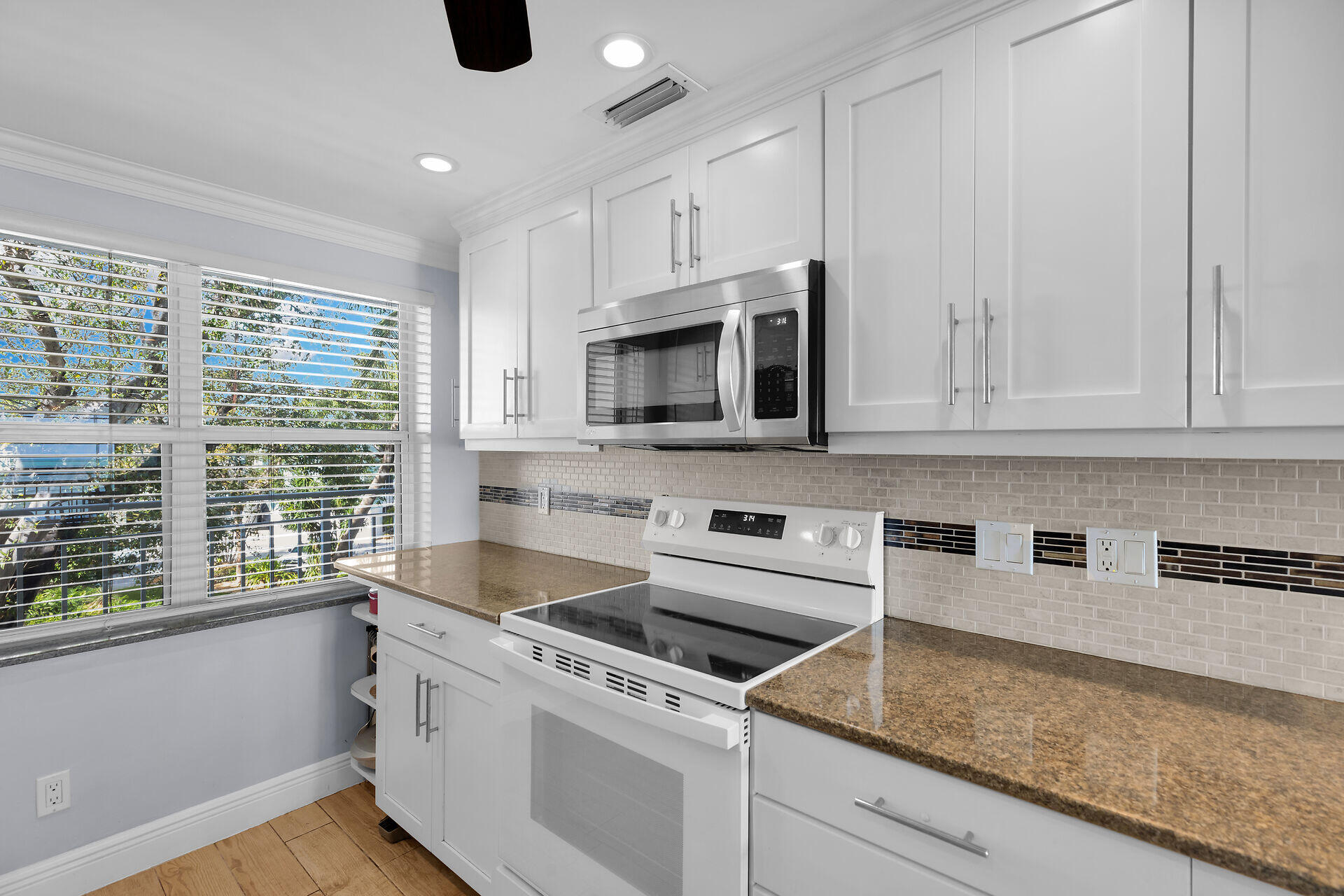 1901 S Roosevelt Boulevard 208e Property Photo 12