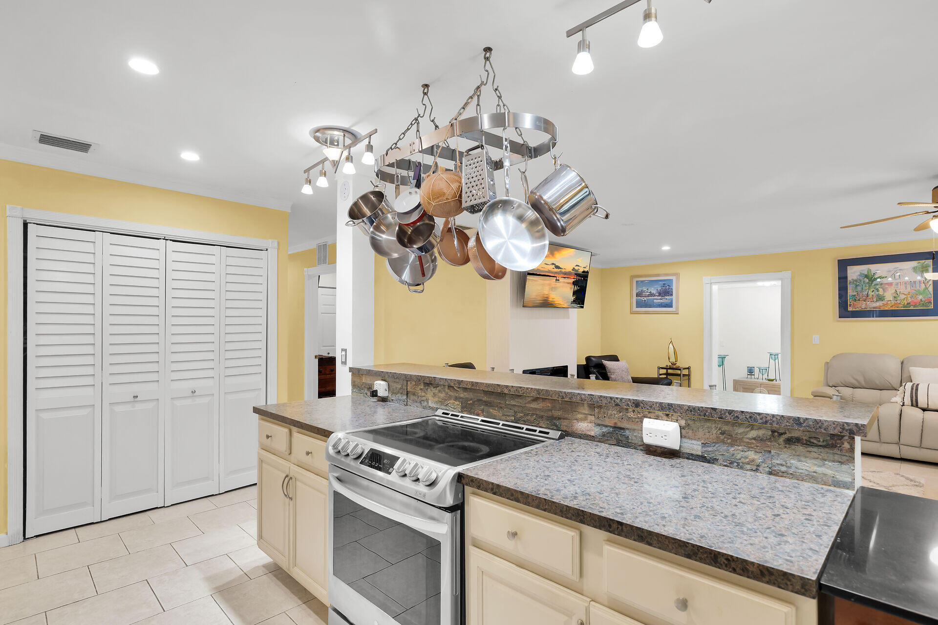 119 Zane Grey Creek Drive Property Photo 14